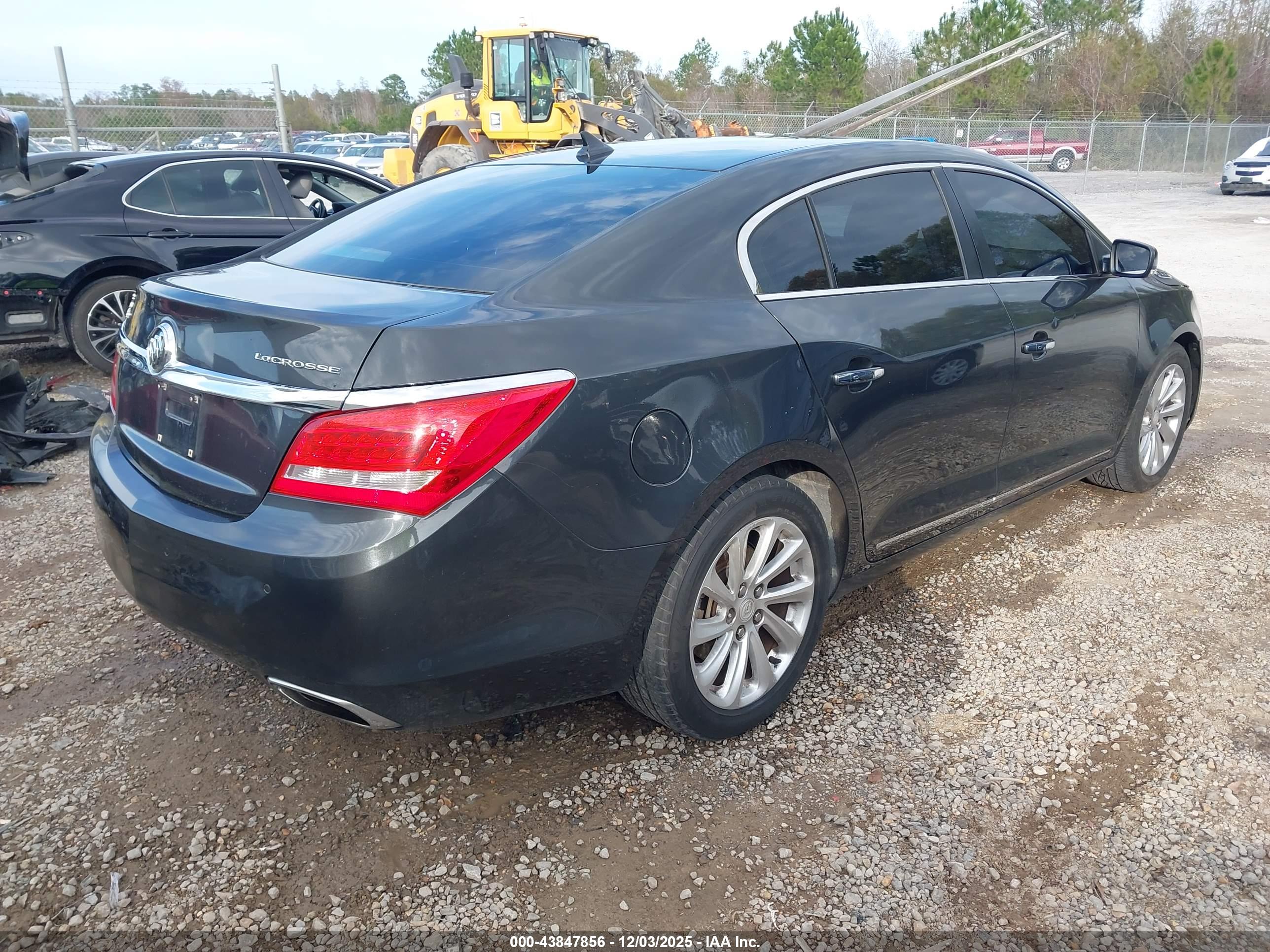 BUICK LACROSSE image 4