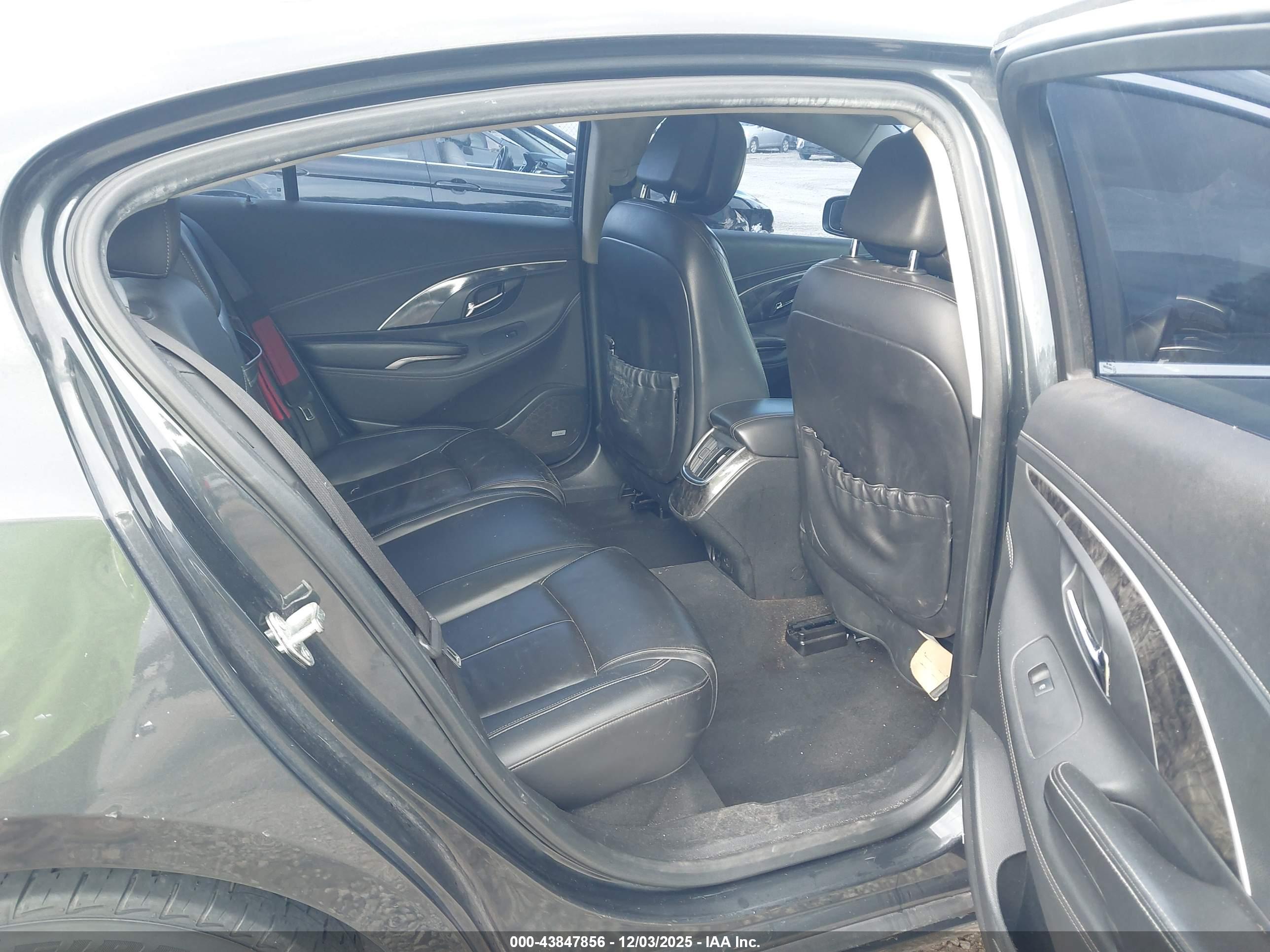 BUICK LACROSSE image 8