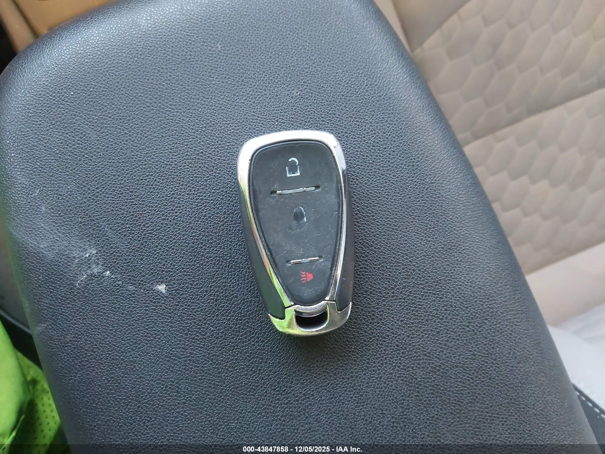 CHEVROLET EQUINOX image 11