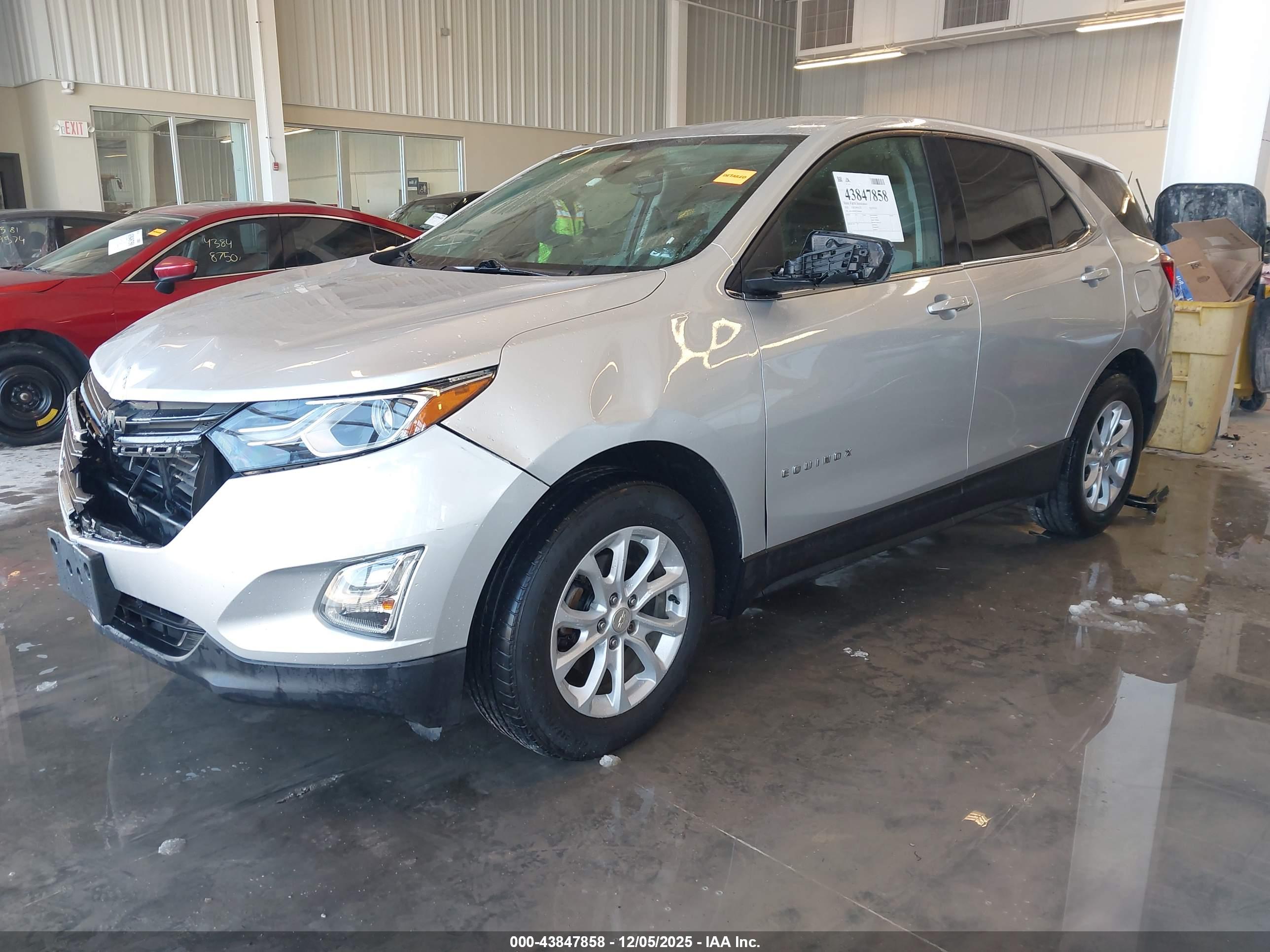 CHEVROLET EQUINOX image 2