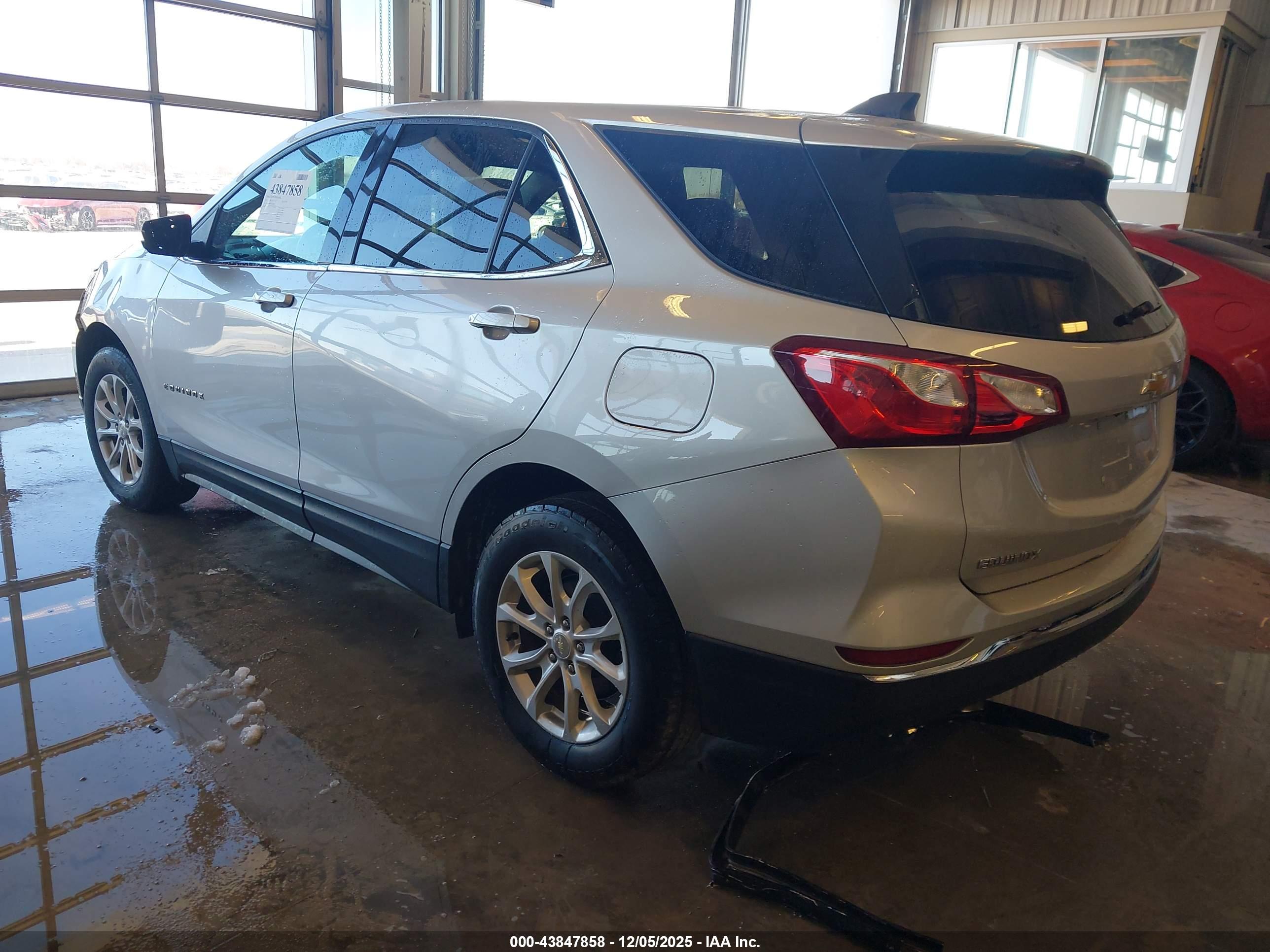 CHEVROLET EQUINOX image 3