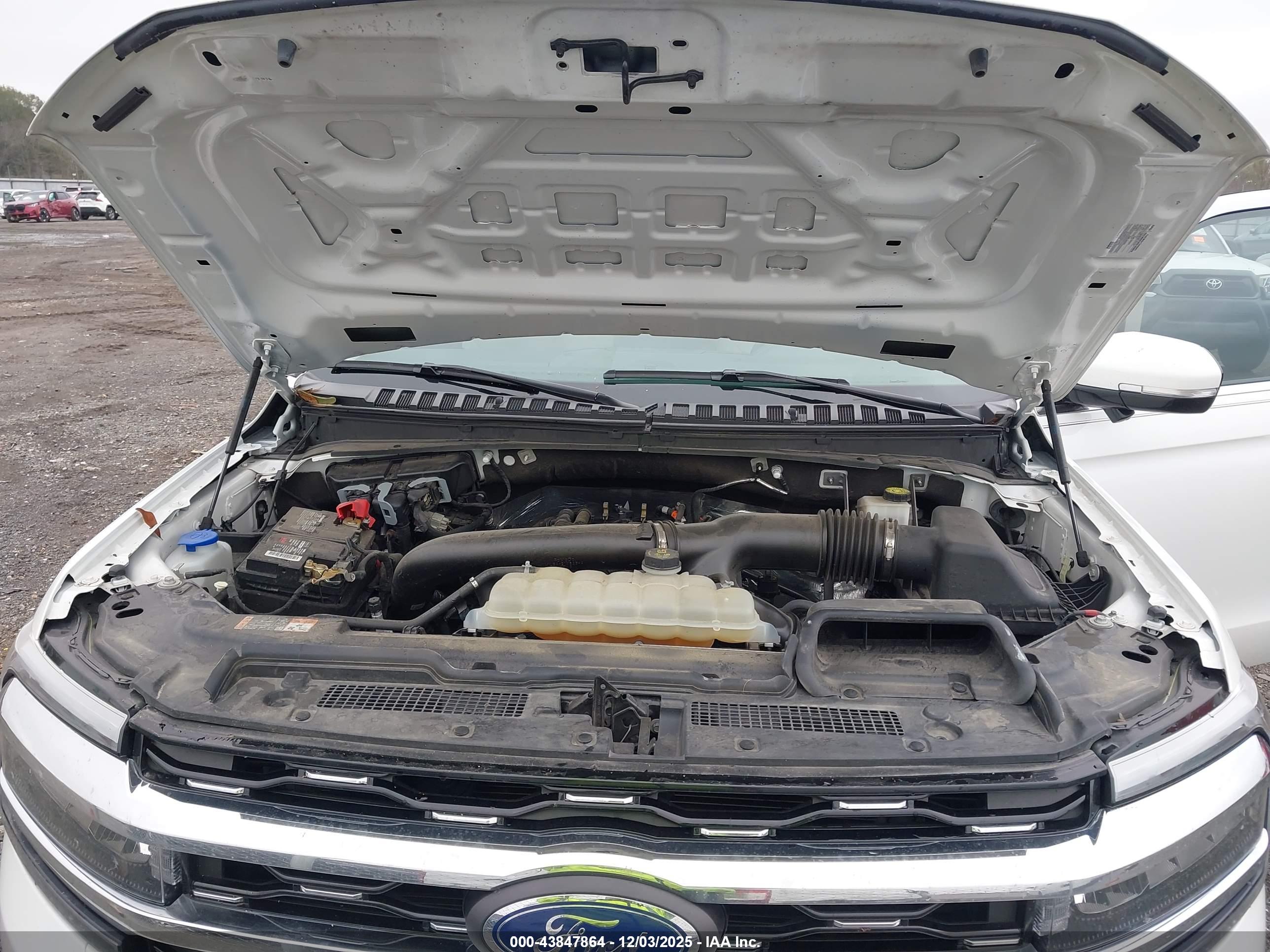 FORD EXPEDITION image 10