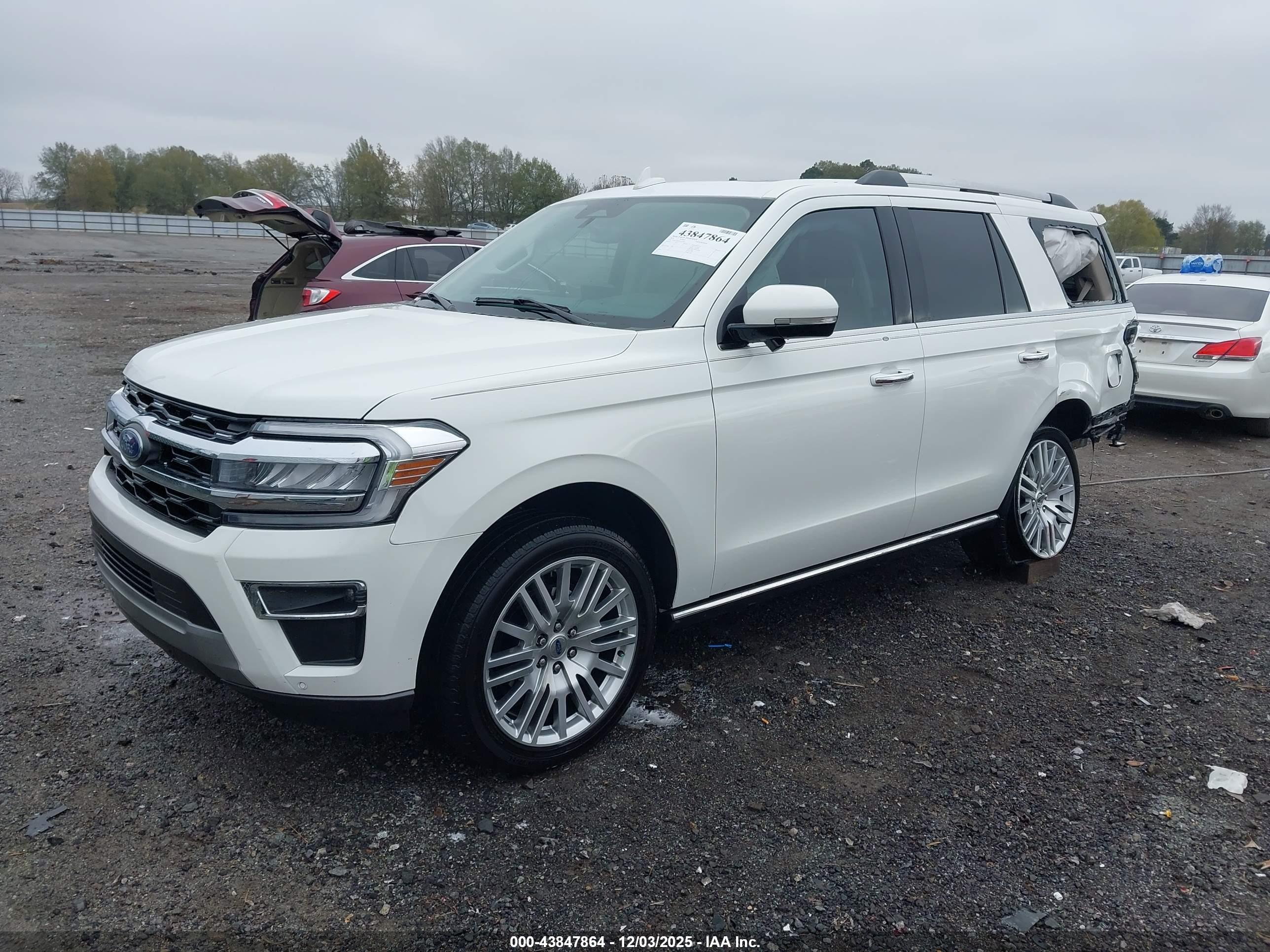 FORD EXPEDITION image 2