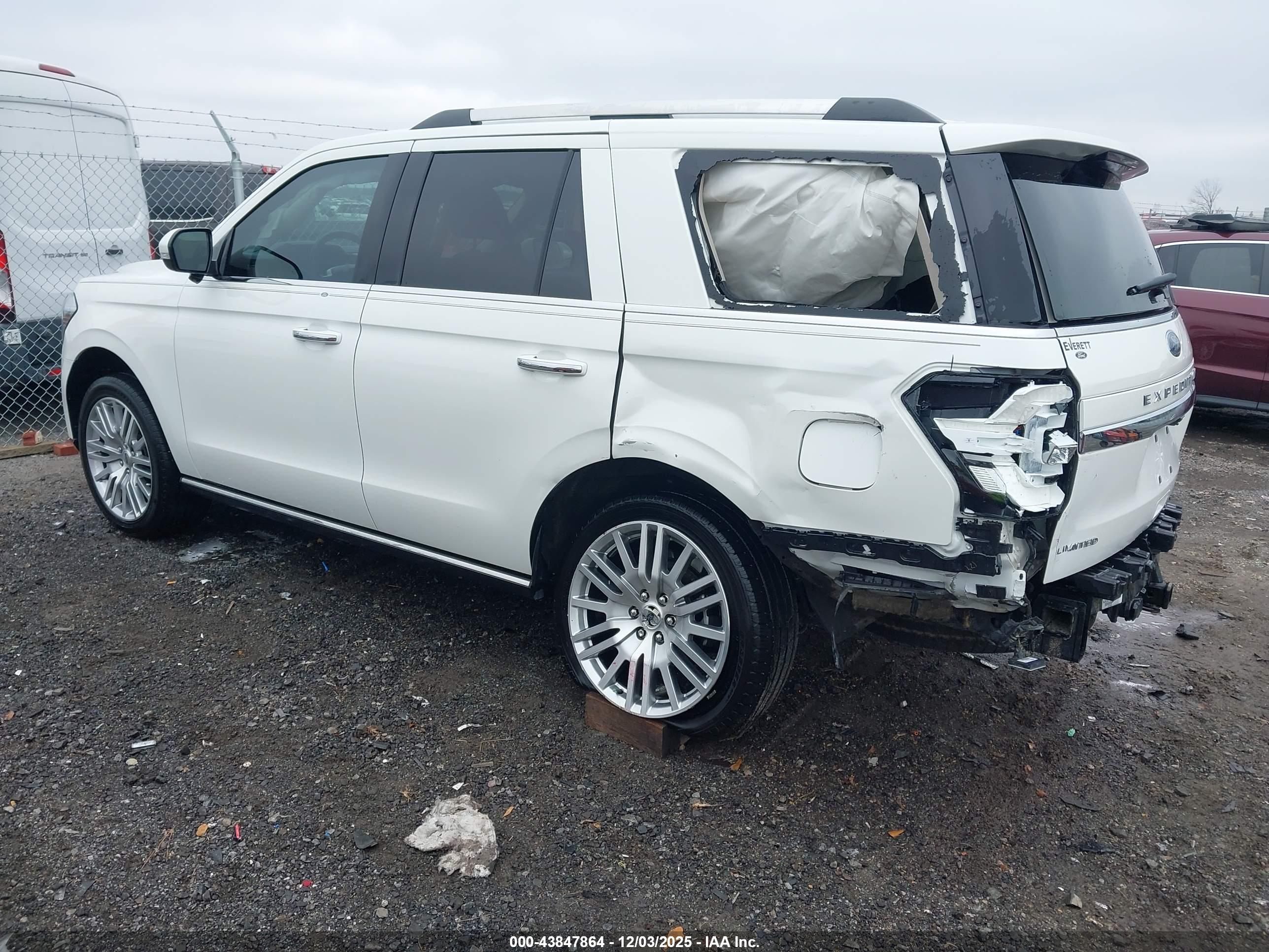 FORD EXPEDITION image 3