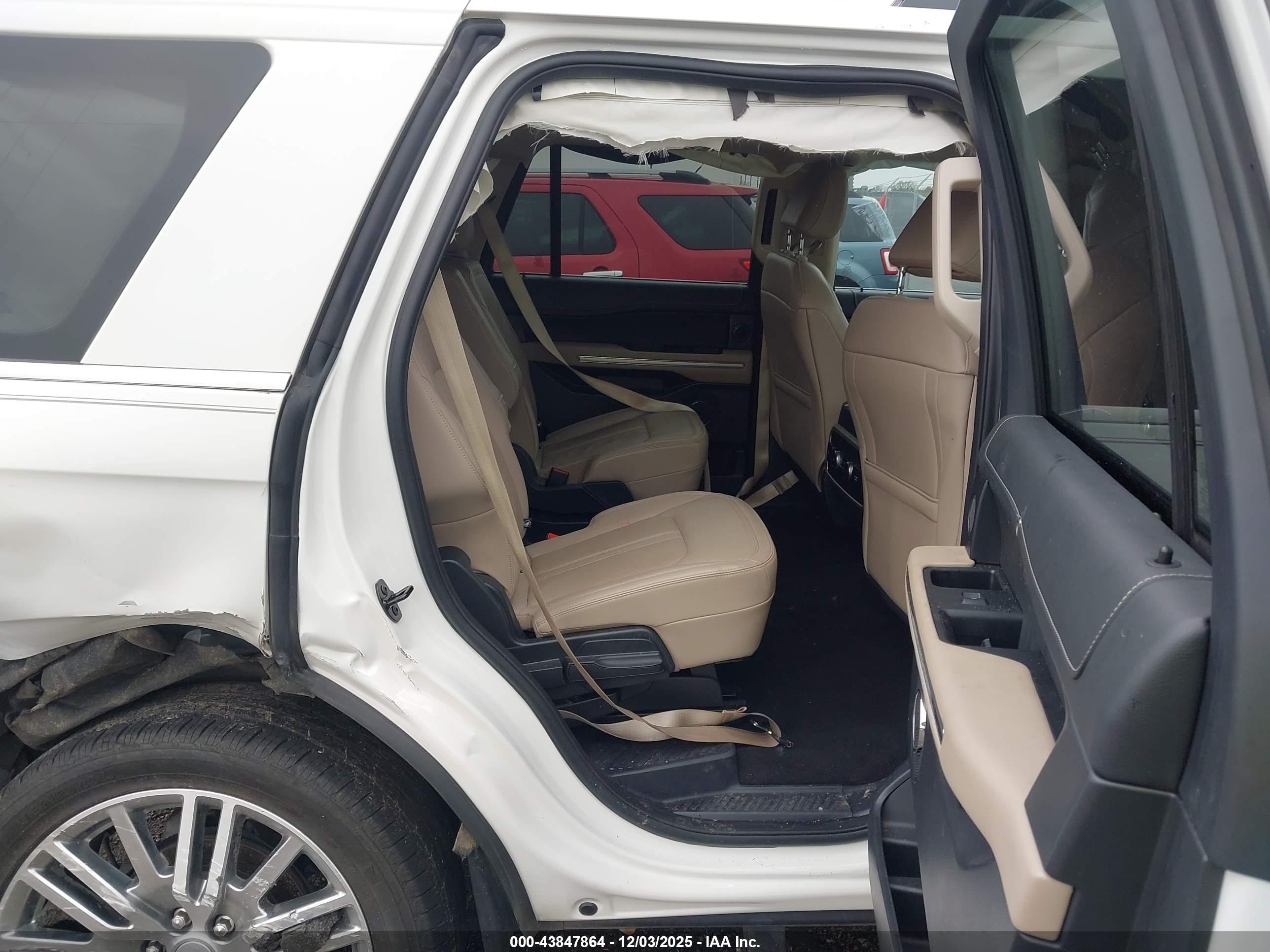 FORD EXPEDITION image 8