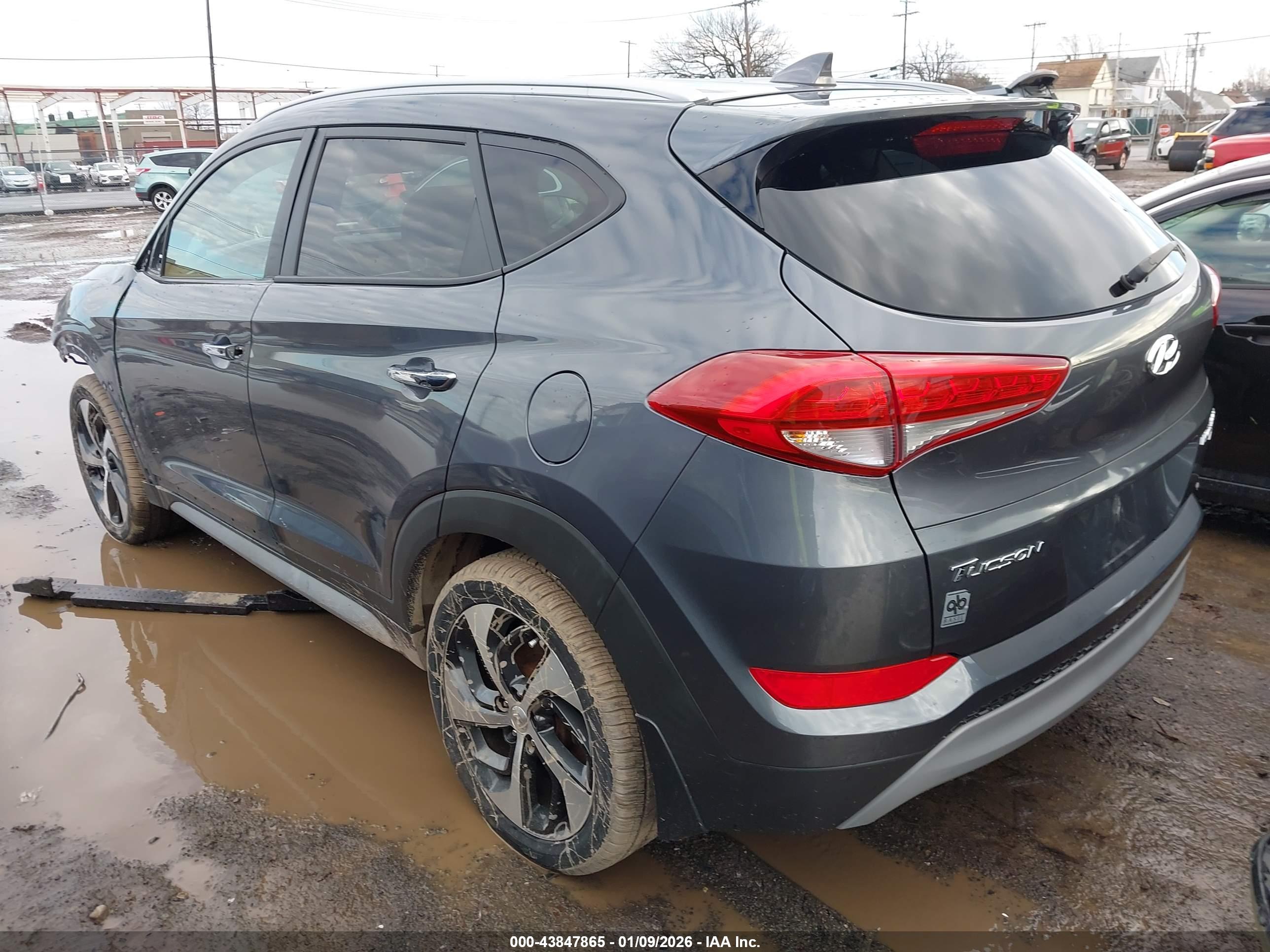 HYUNDAI TUCSON image 3