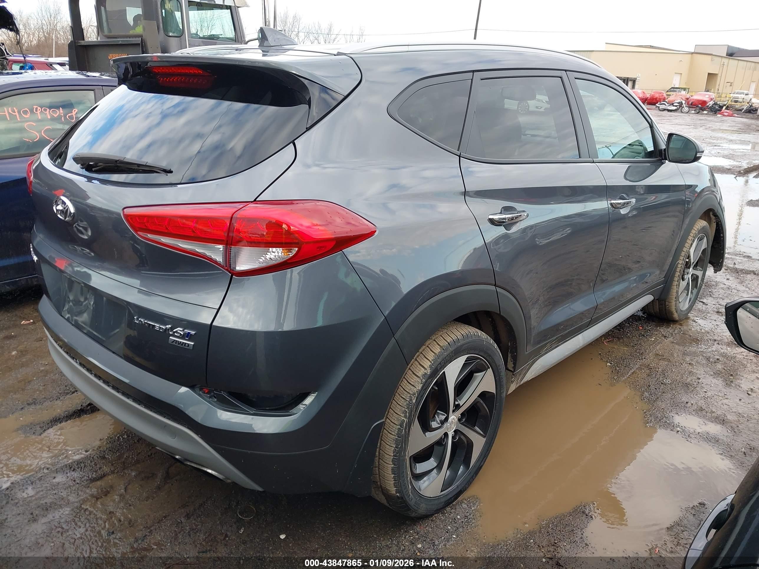 HYUNDAI TUCSON image 4