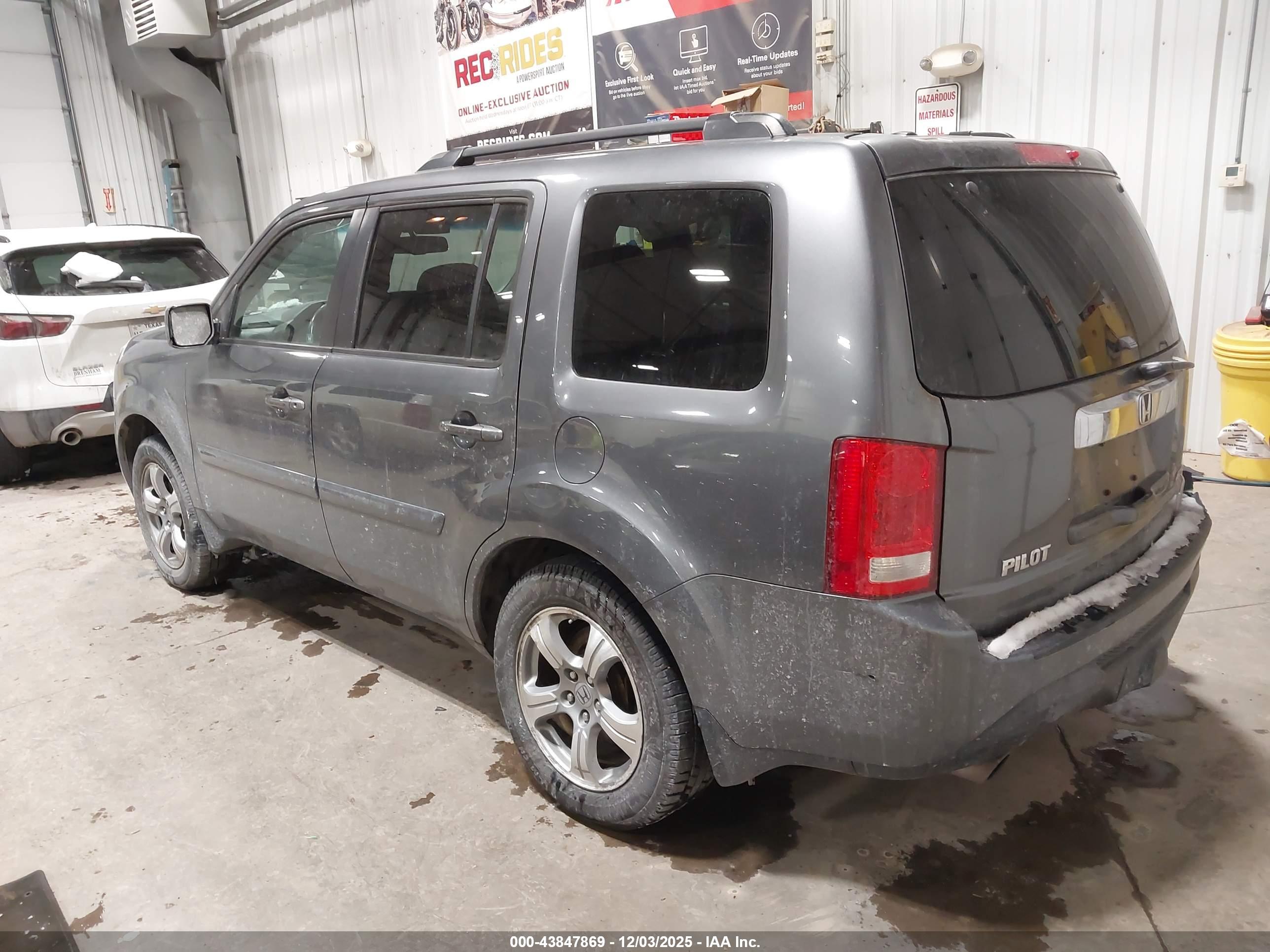 HONDA PILOT image 3