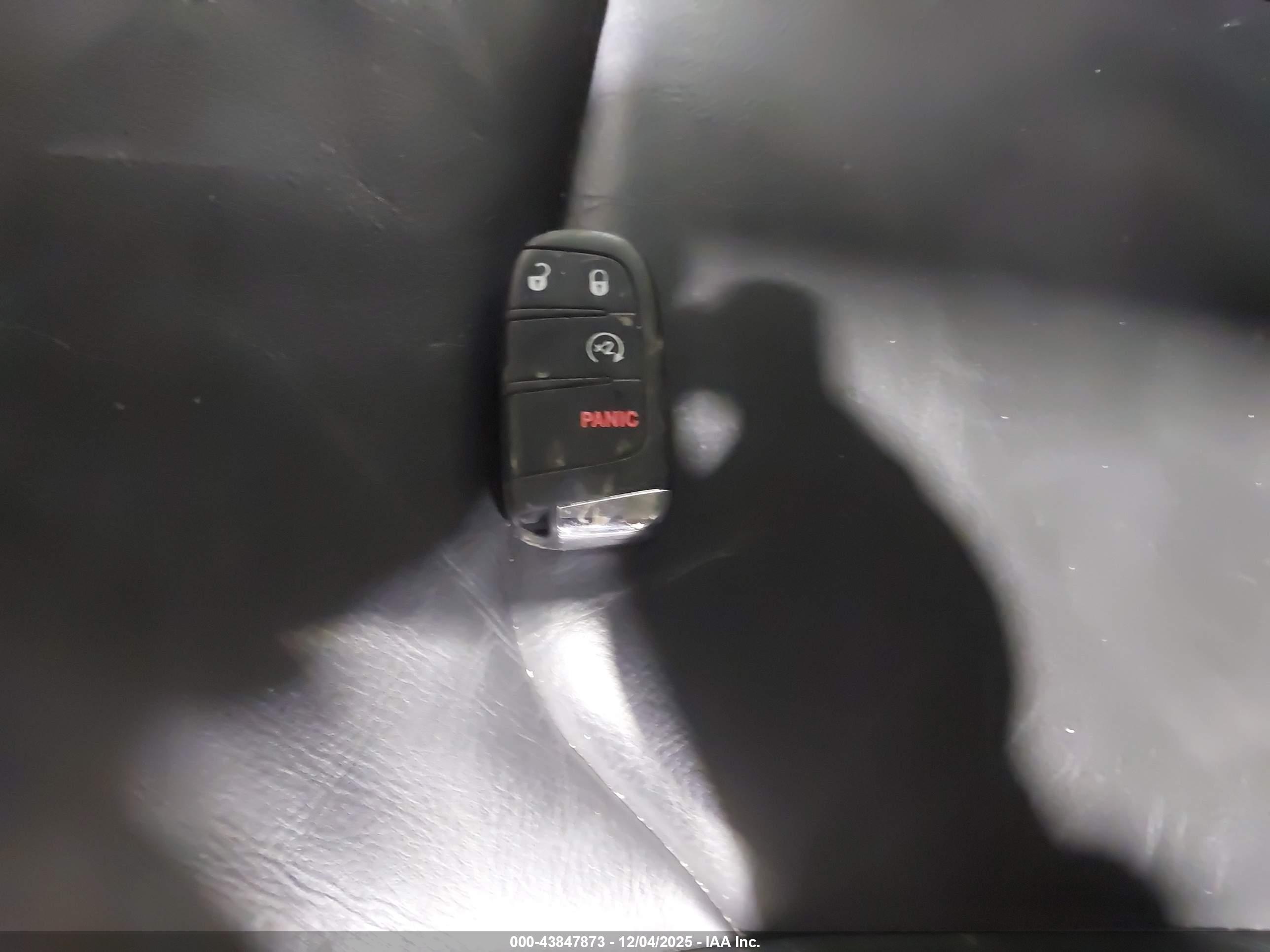 JEEP RENEGADE image 11