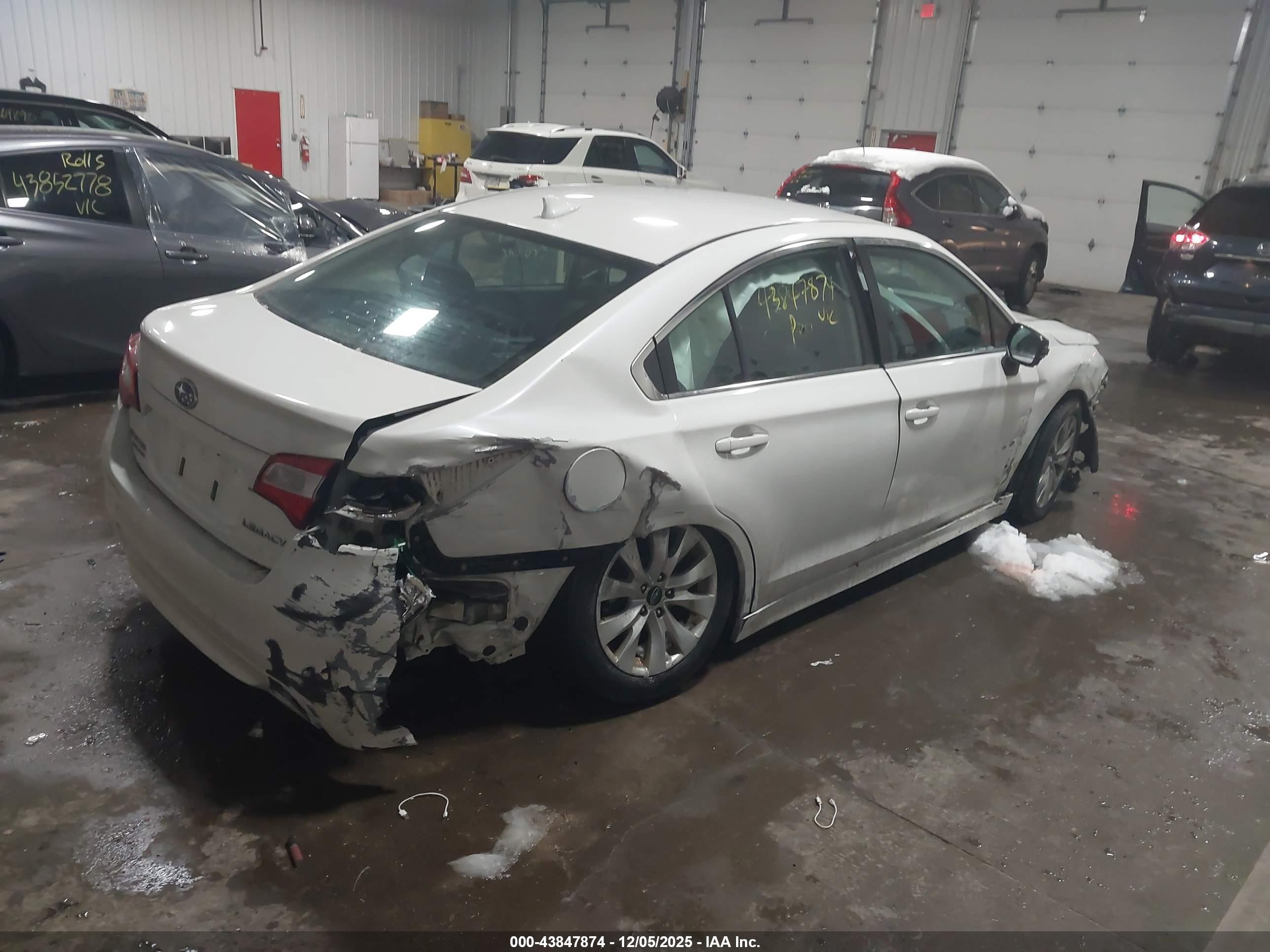 SUBARU LEGACY image 4