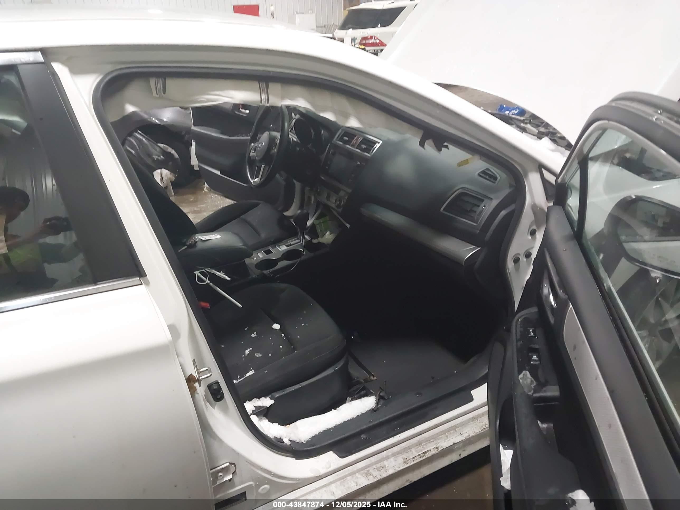 SUBARU LEGACY image 5