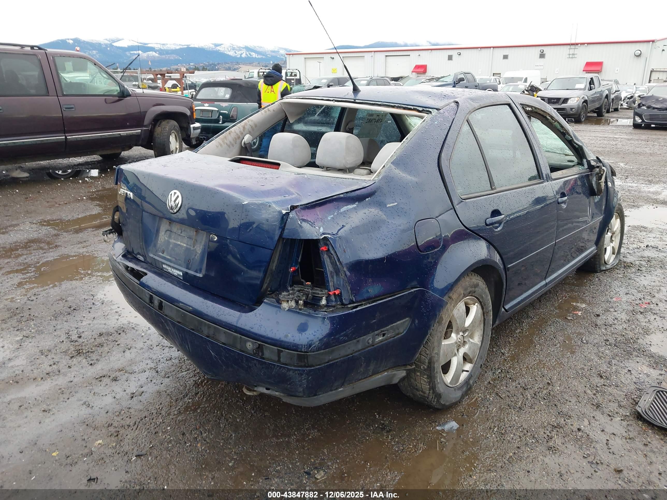VOLKSWAGEN JETTA image 4