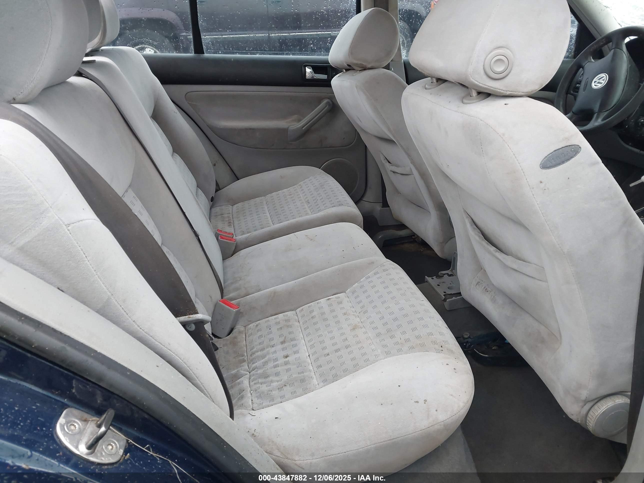 VOLKSWAGEN JETTA image 8