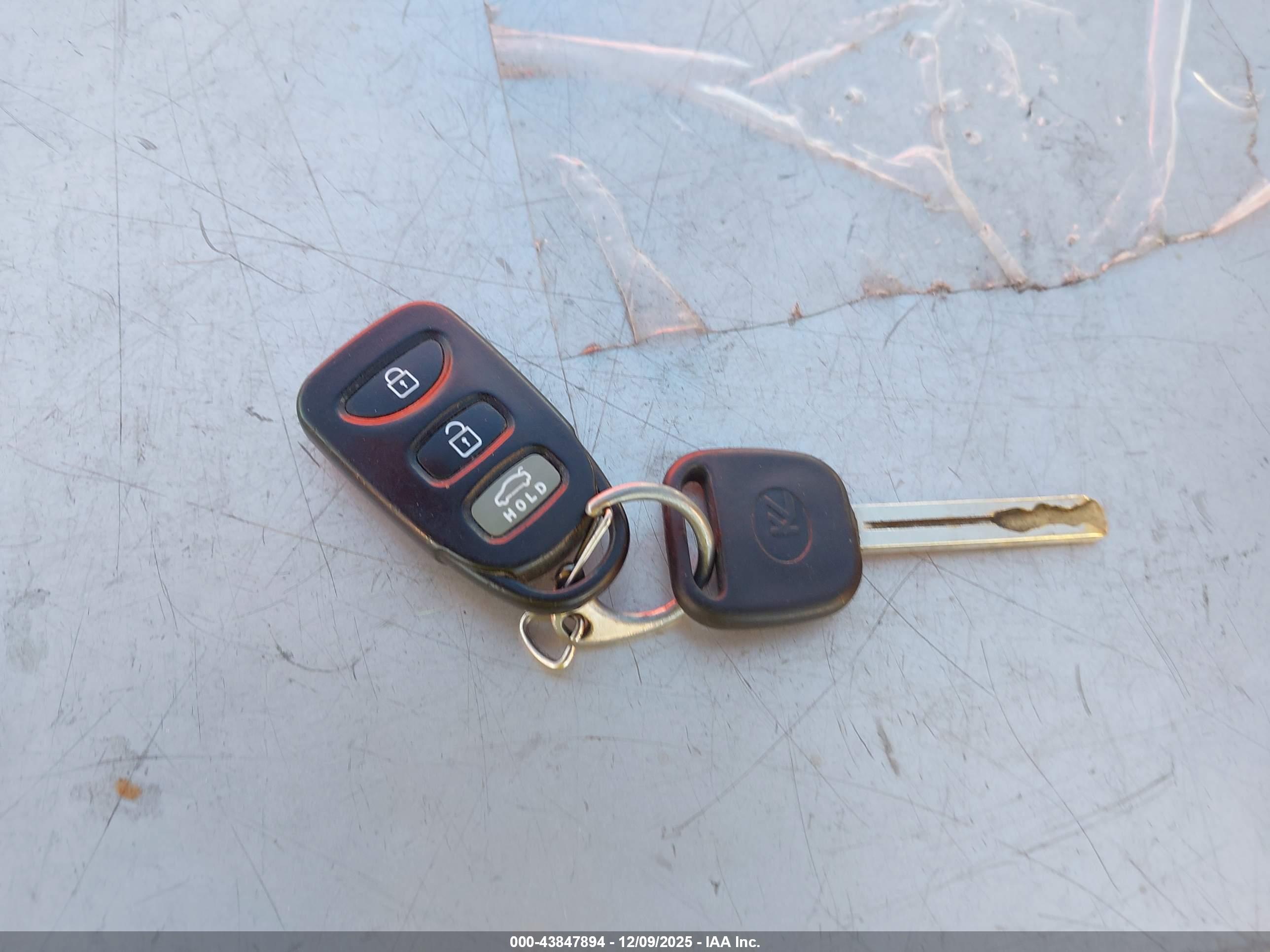 HYUNDAI TUCSON image 11