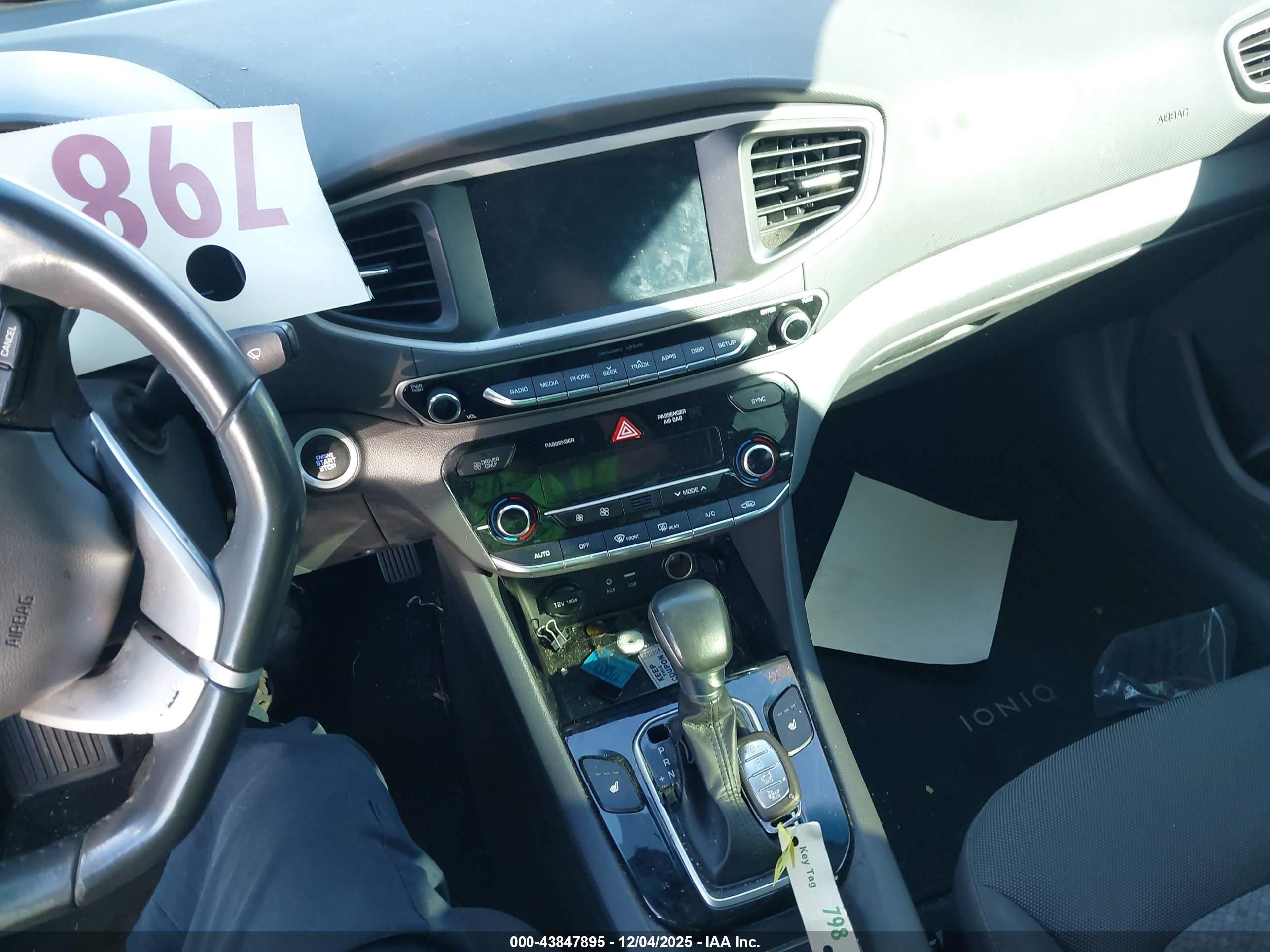 HYUNDAI IONIQ image 11
