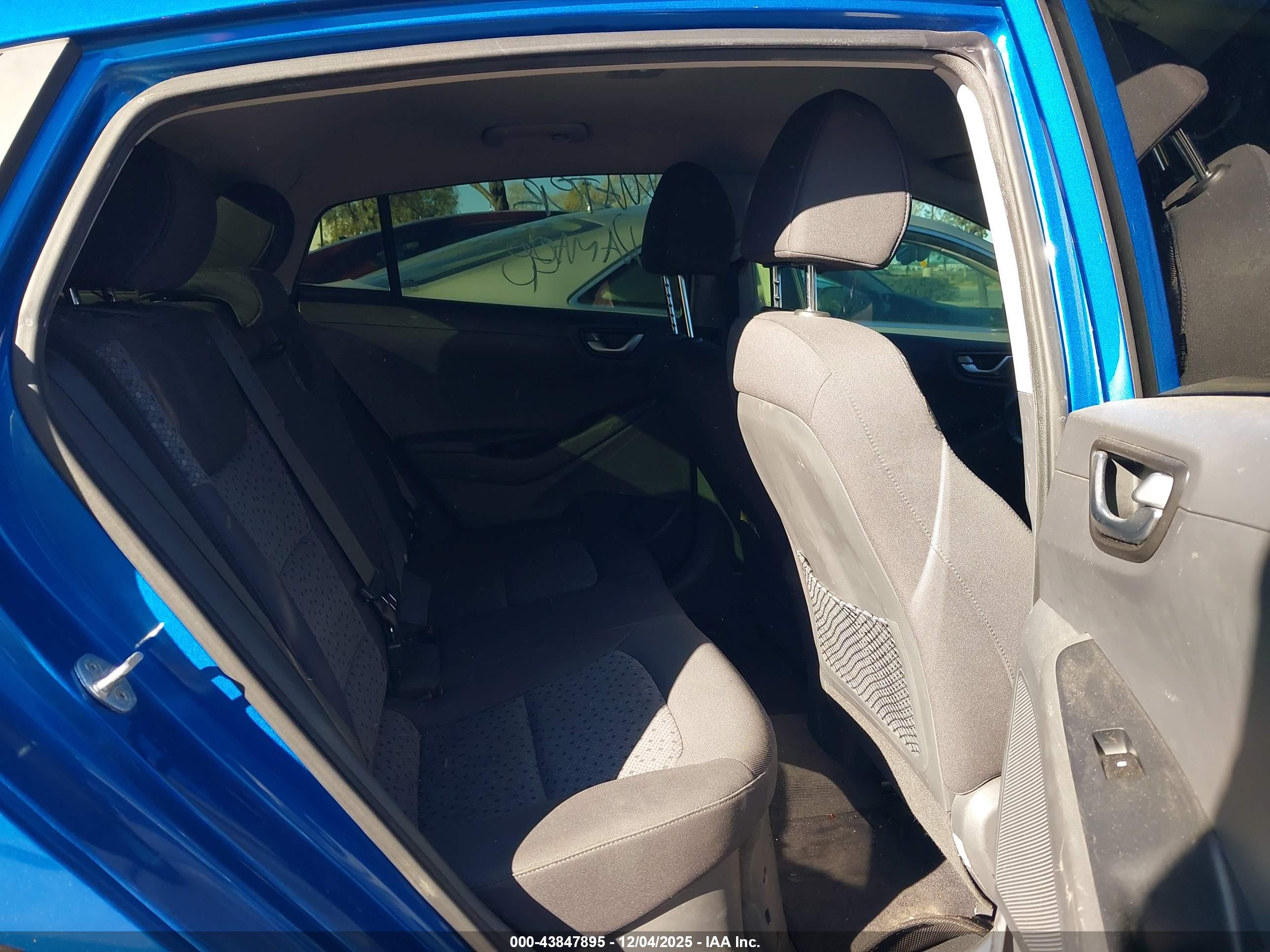 HYUNDAI IONIQ image 8
