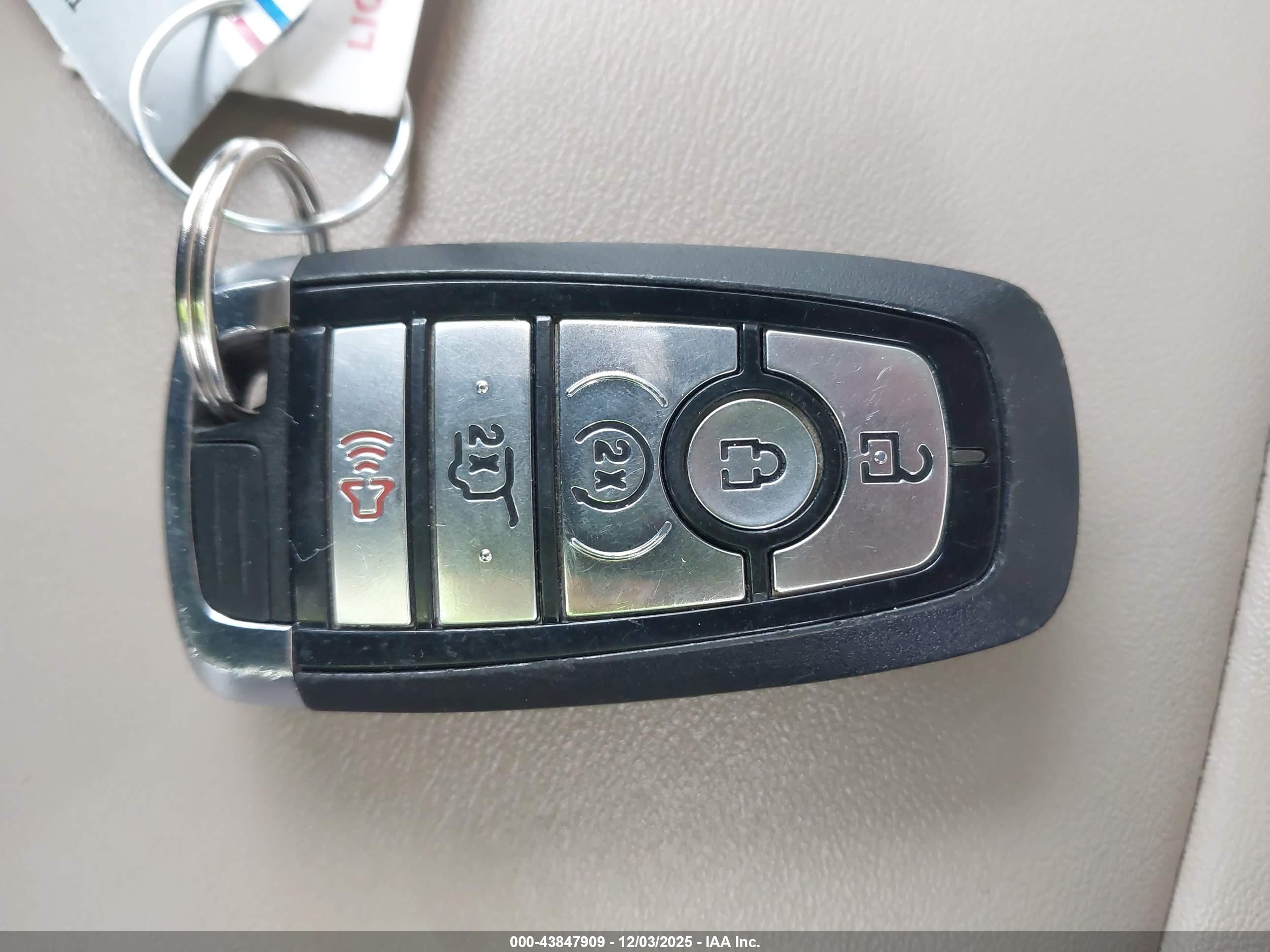 FORD EXPLORER image 11