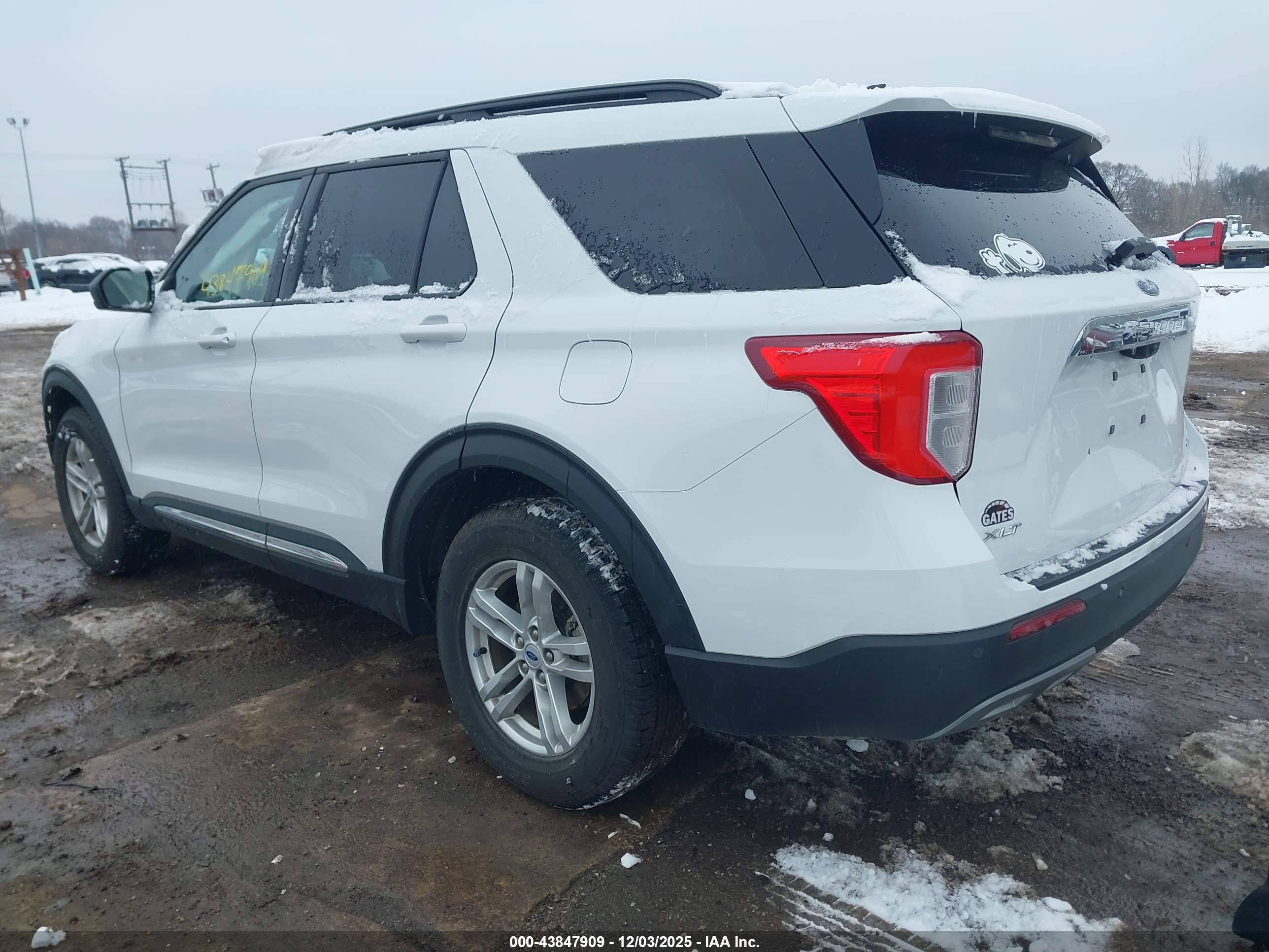 FORD EXPLORER image 3