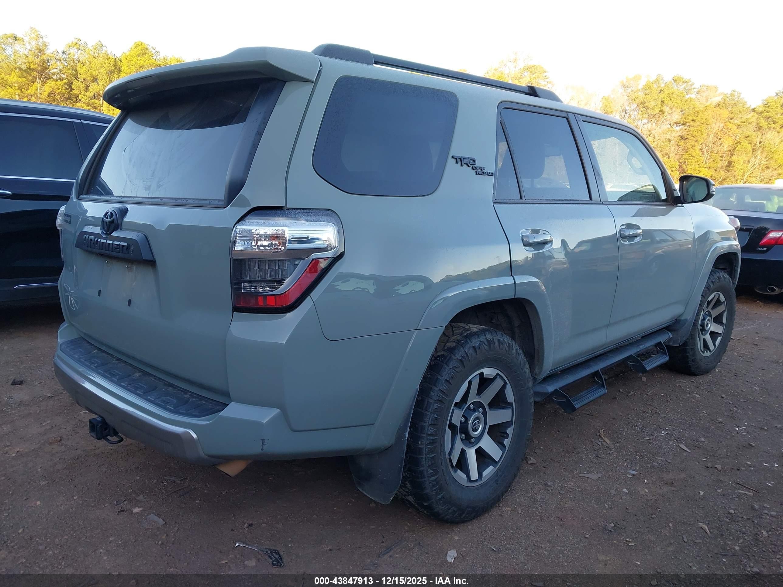 TOYOTA 4RUNNER image 4
