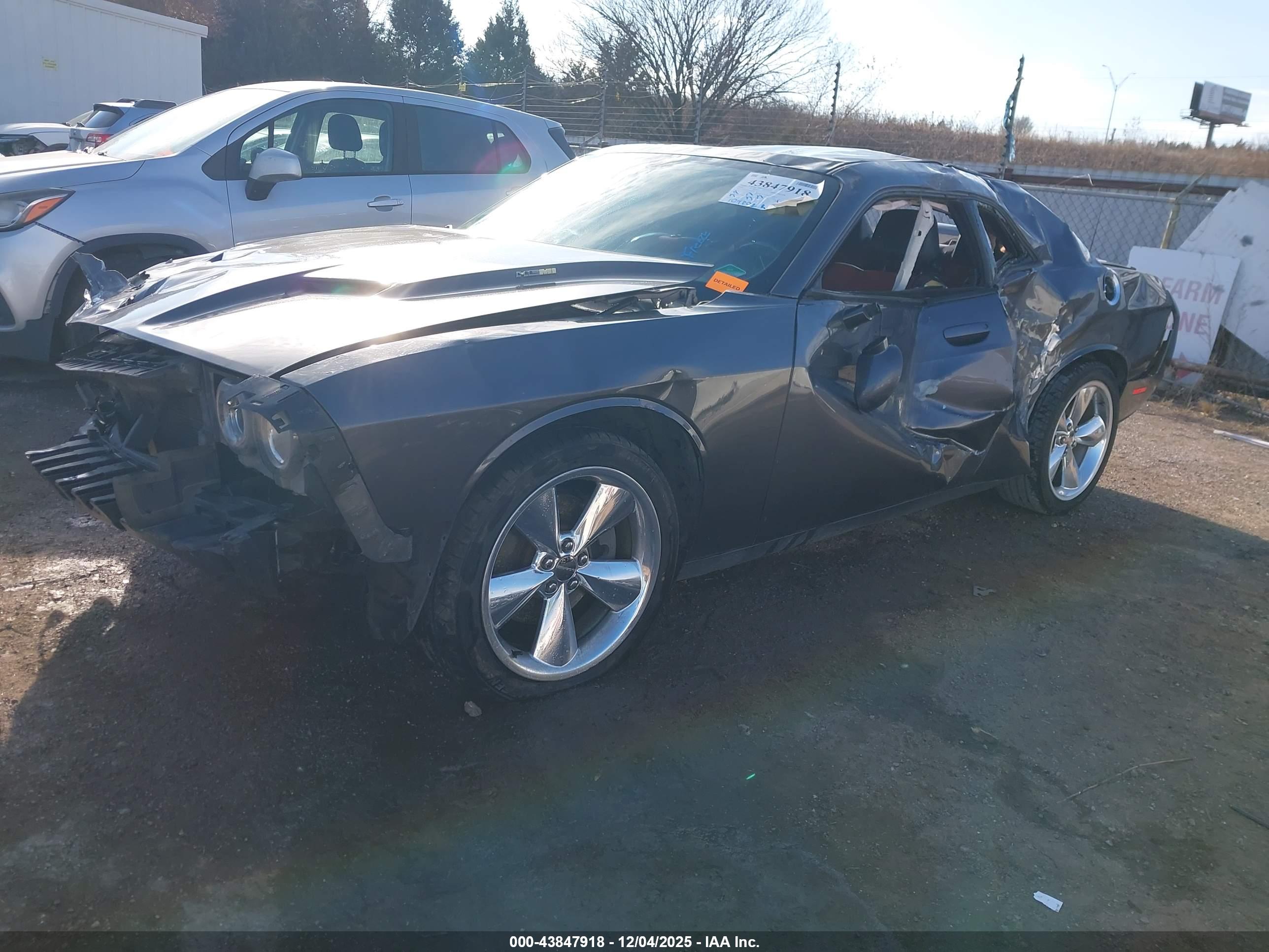 DODGE CHALLENGER image 2