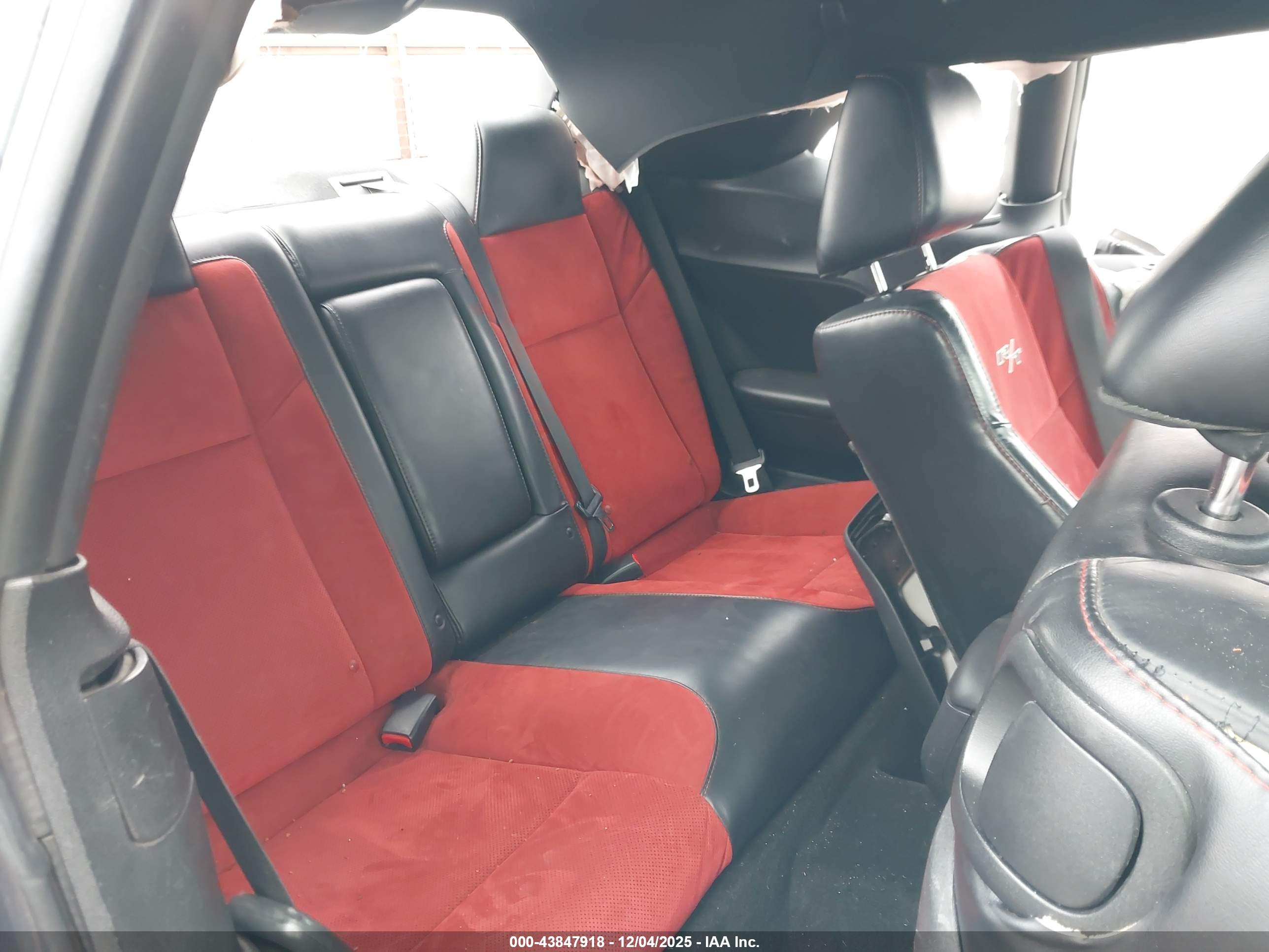 DODGE CHALLENGER image 8