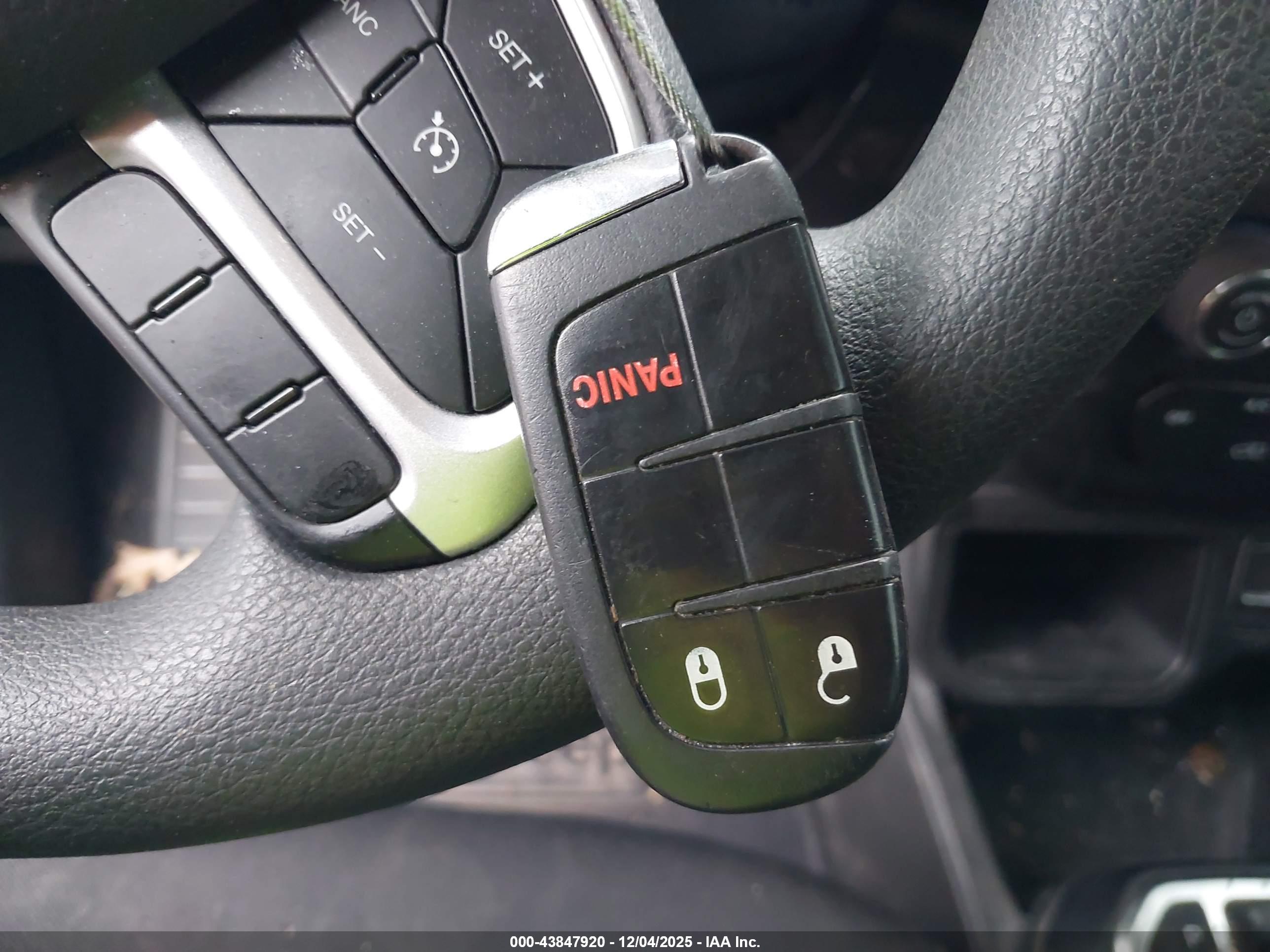 JEEP RENEGADE image 11