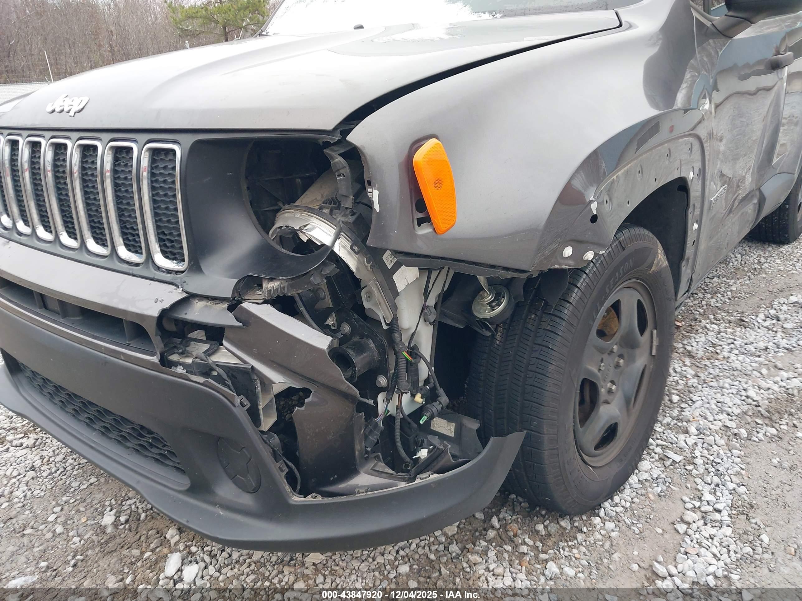 JEEP RENEGADE image 6
