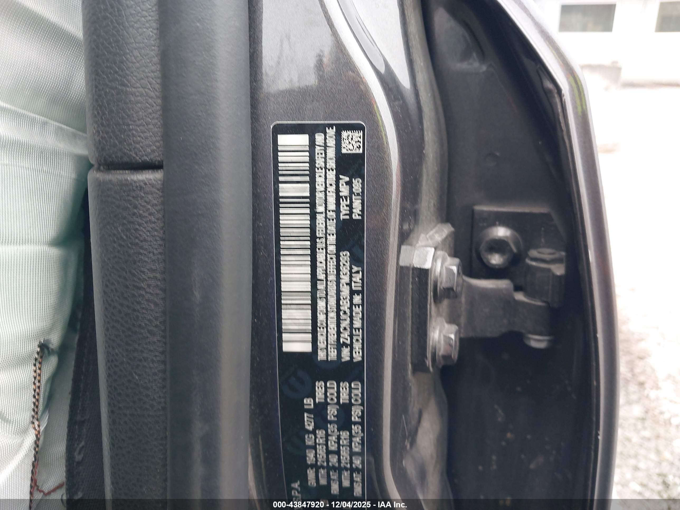 JEEP RENEGADE image 9