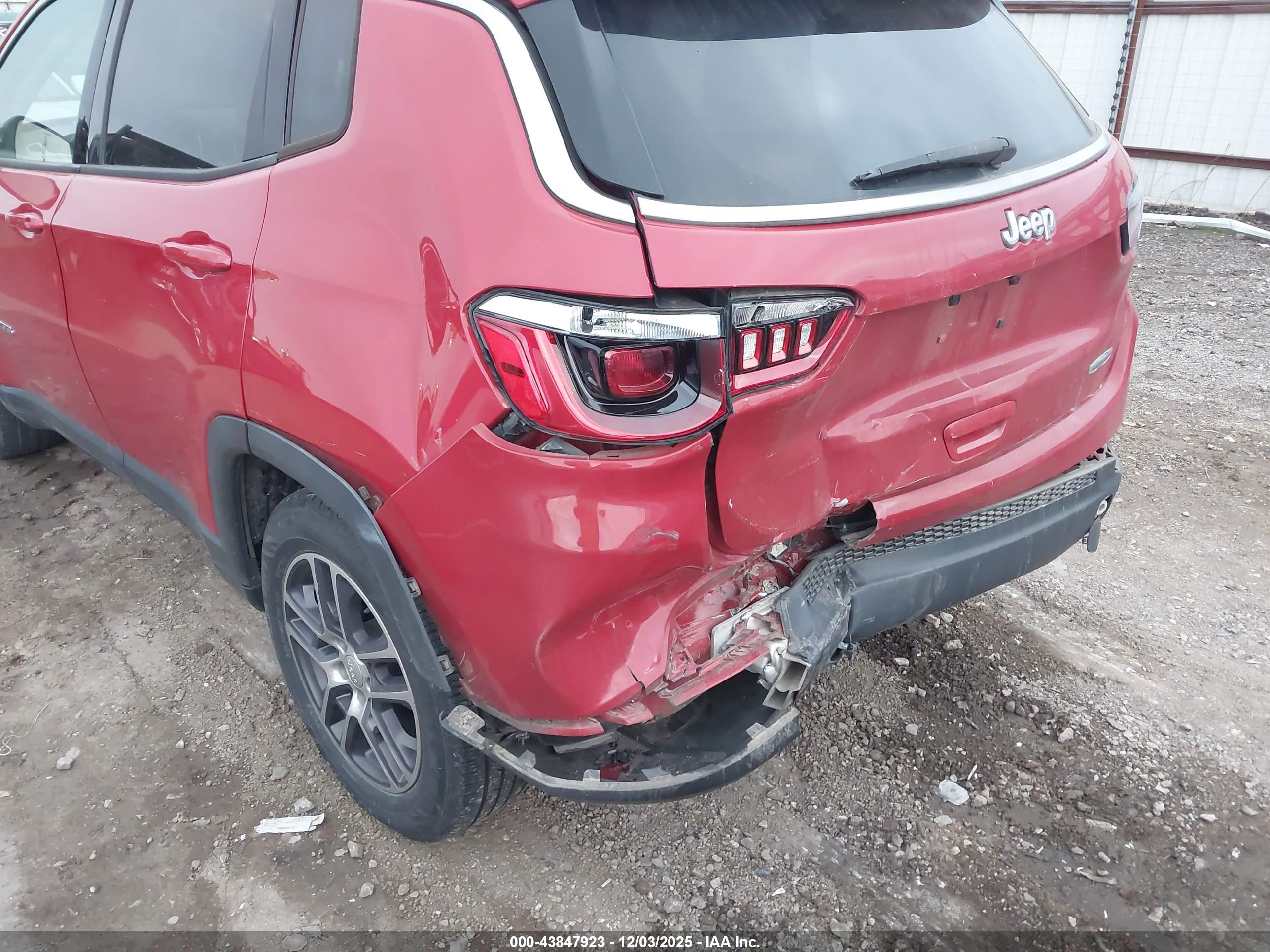 JEEP COMPASS image 6