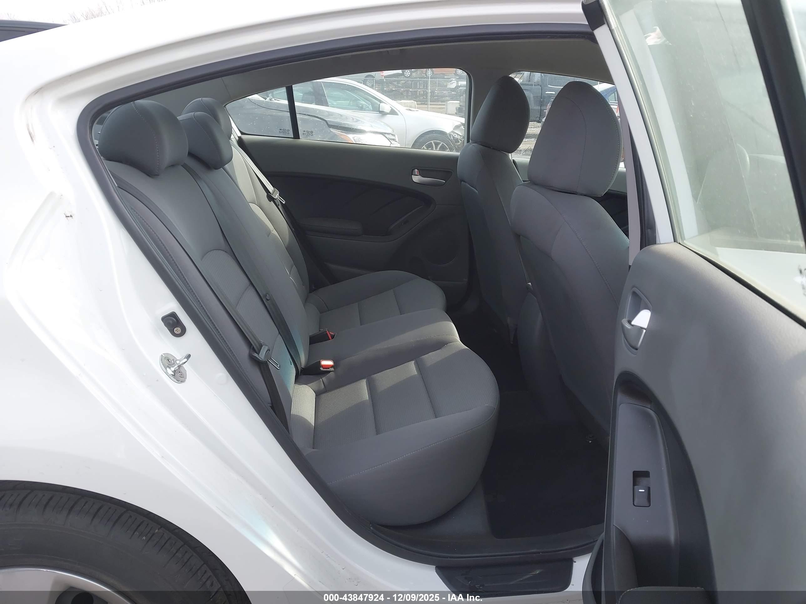 KIA FORTE image 8
