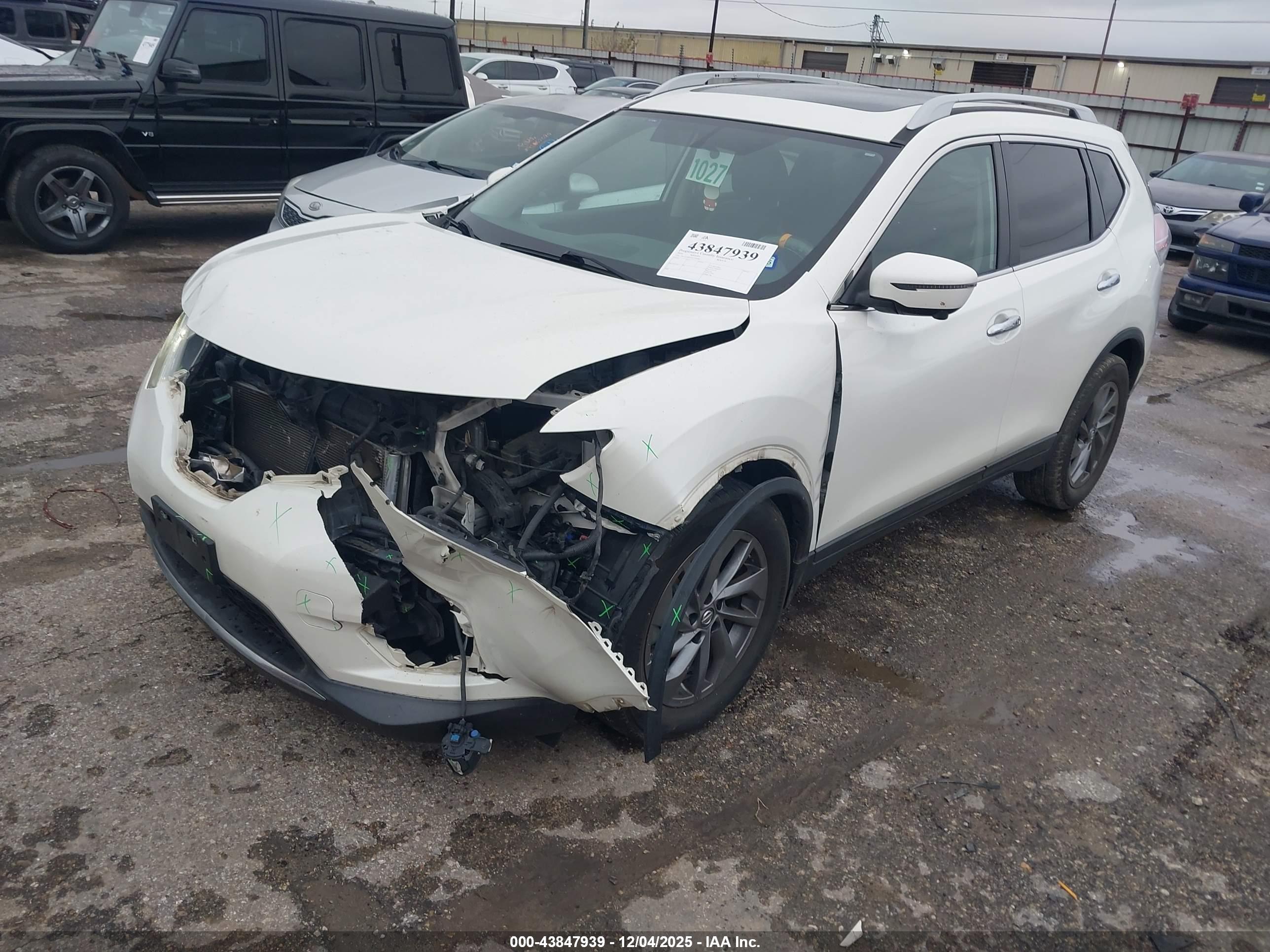 NISSAN ROGUE image 2