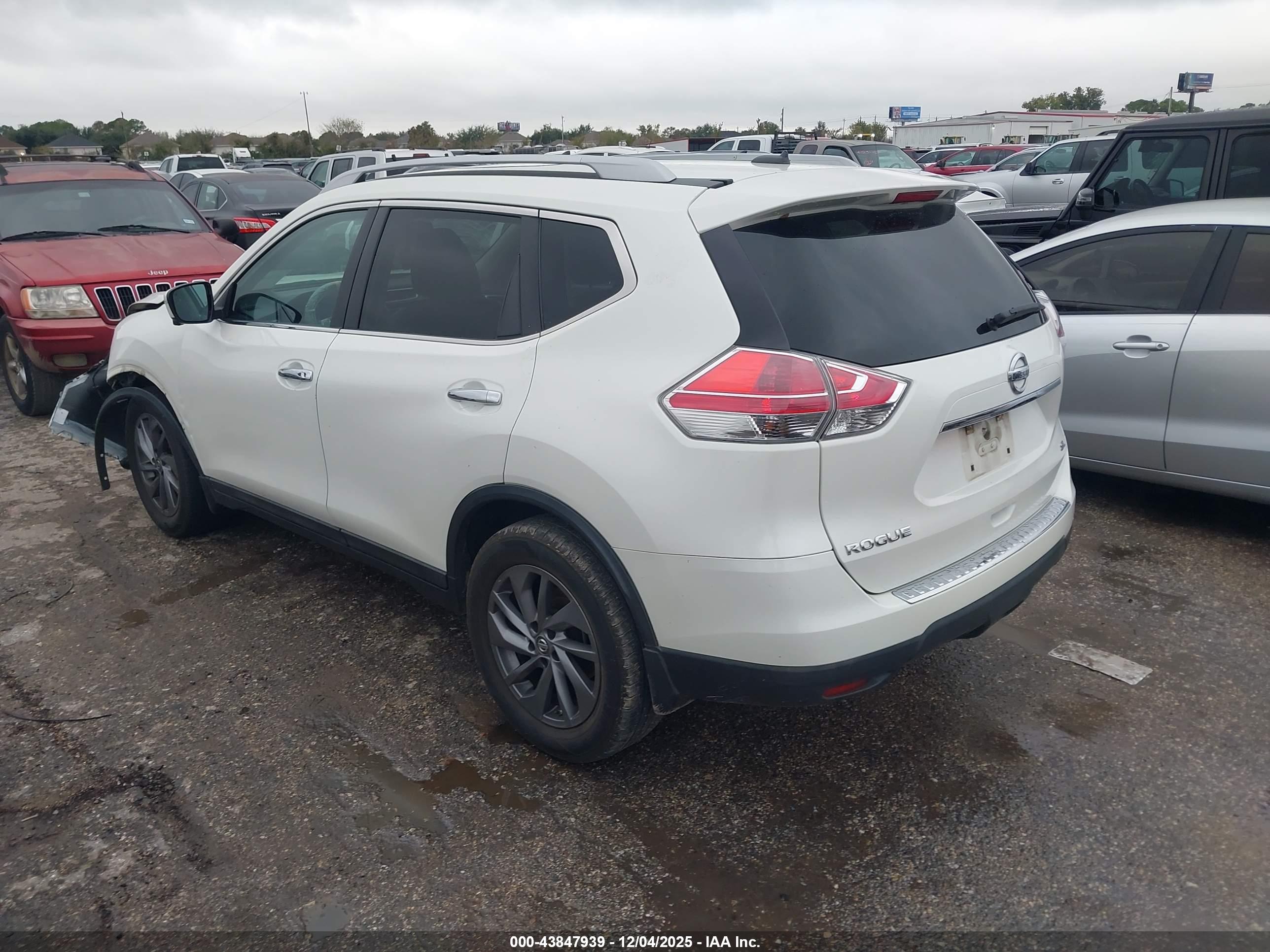 NISSAN ROGUE image 3