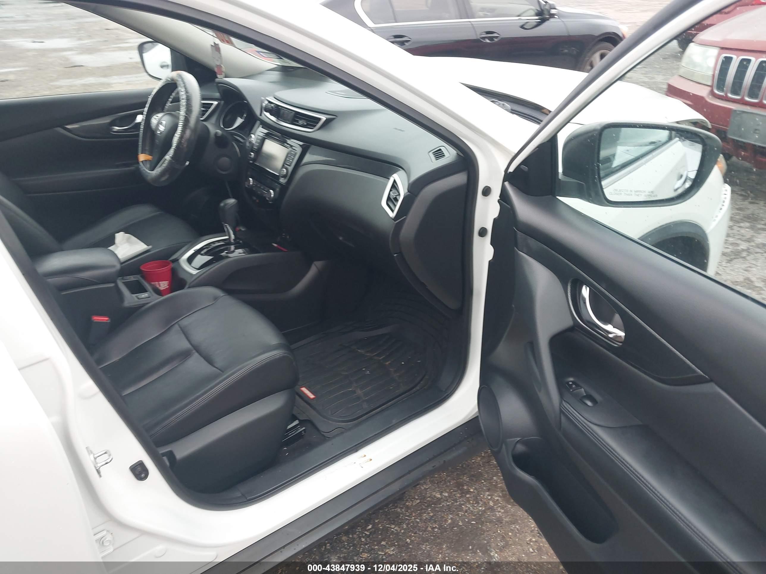NISSAN ROGUE image 5