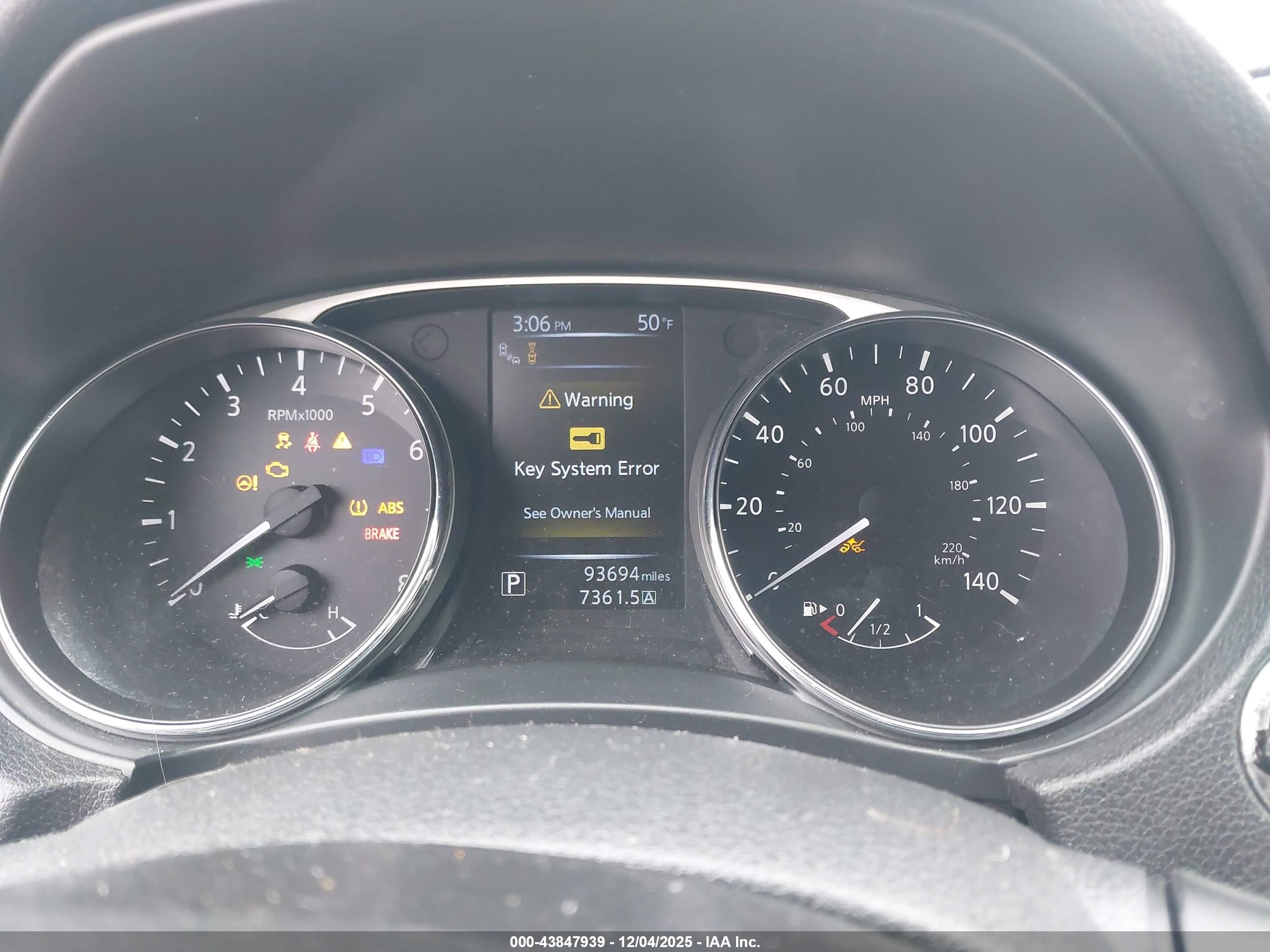 NISSAN ROGUE image 7