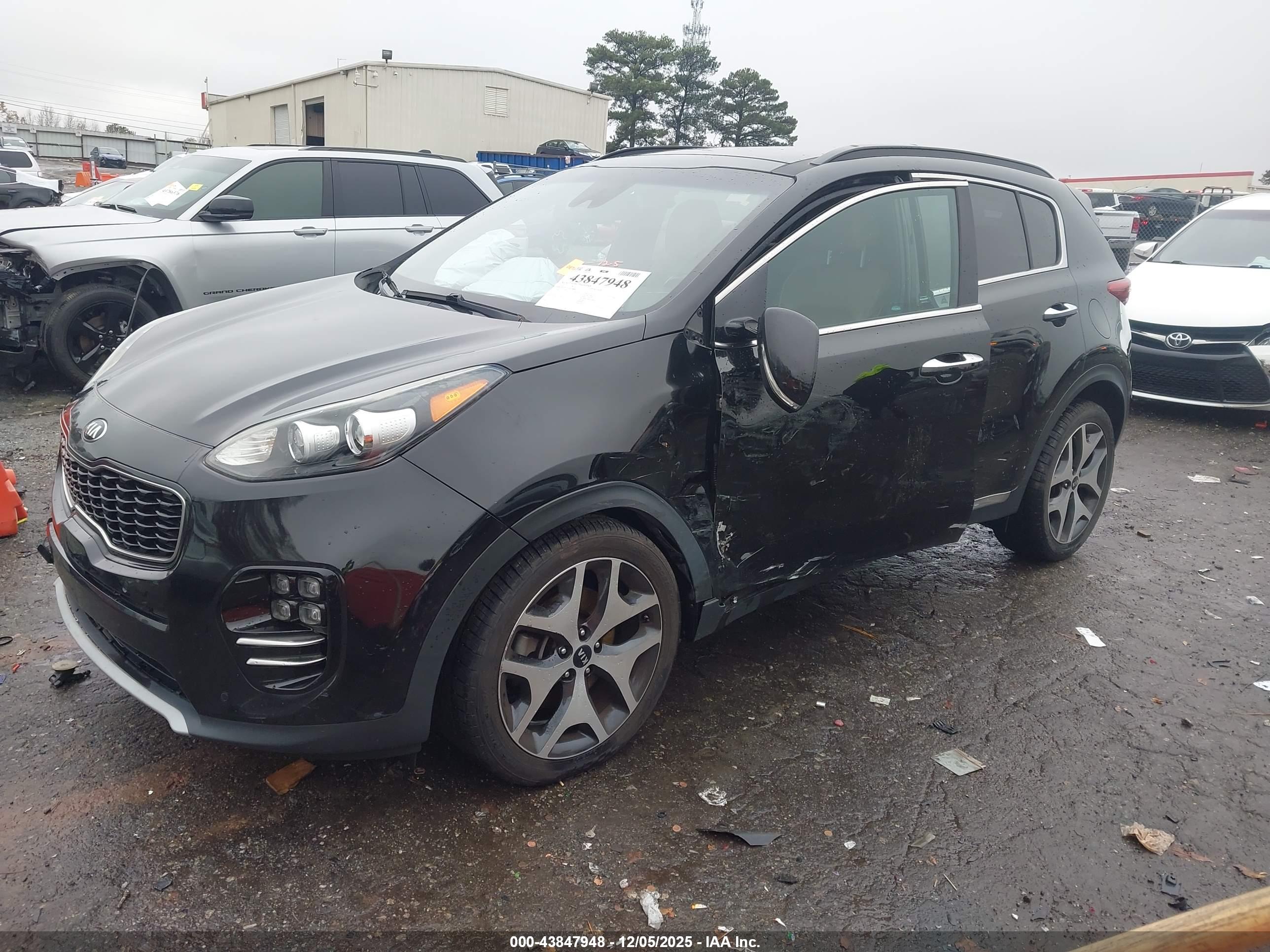 KIA SPORTAGE image 2