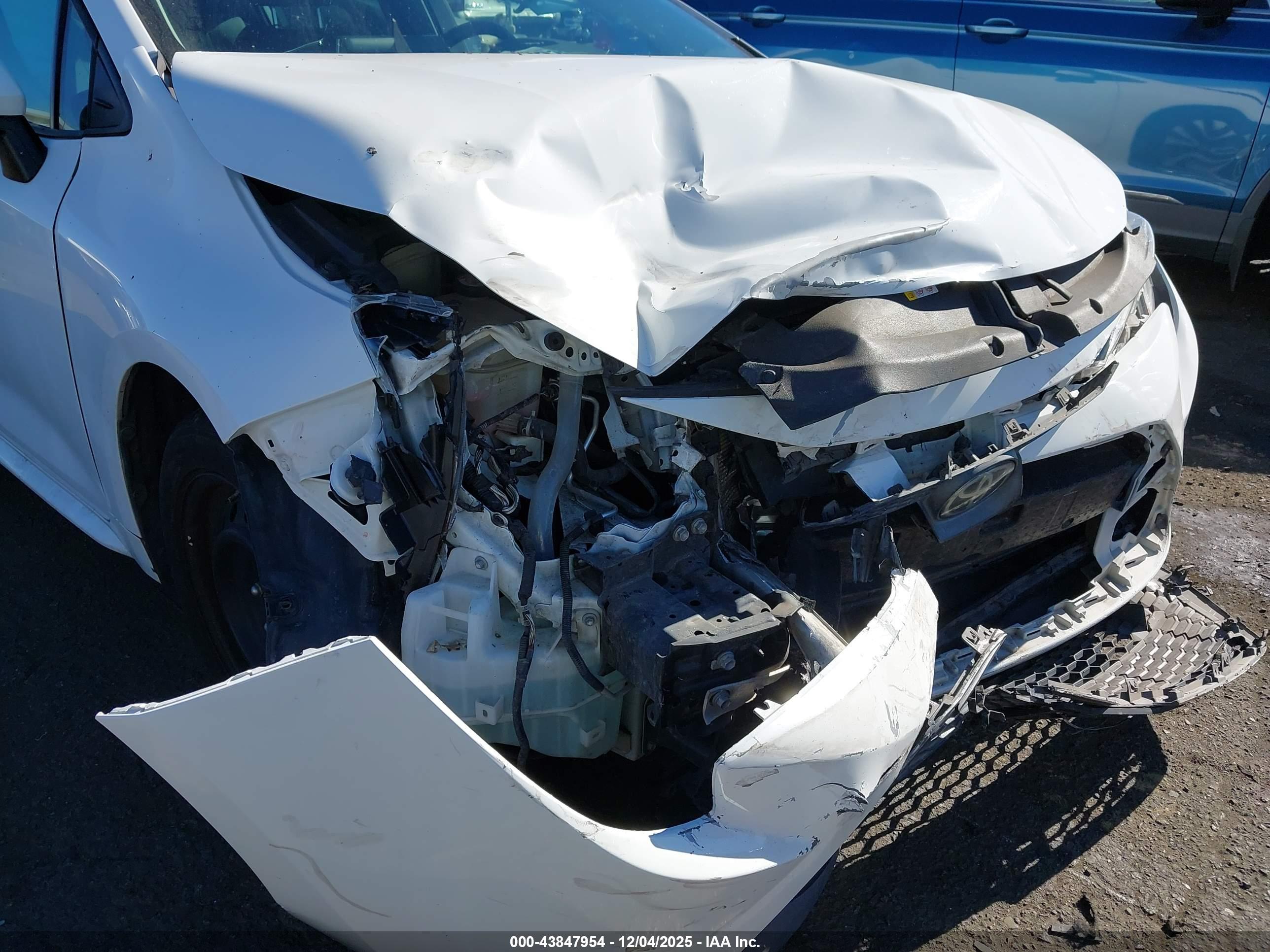 TOYOTA COROLLA image 6