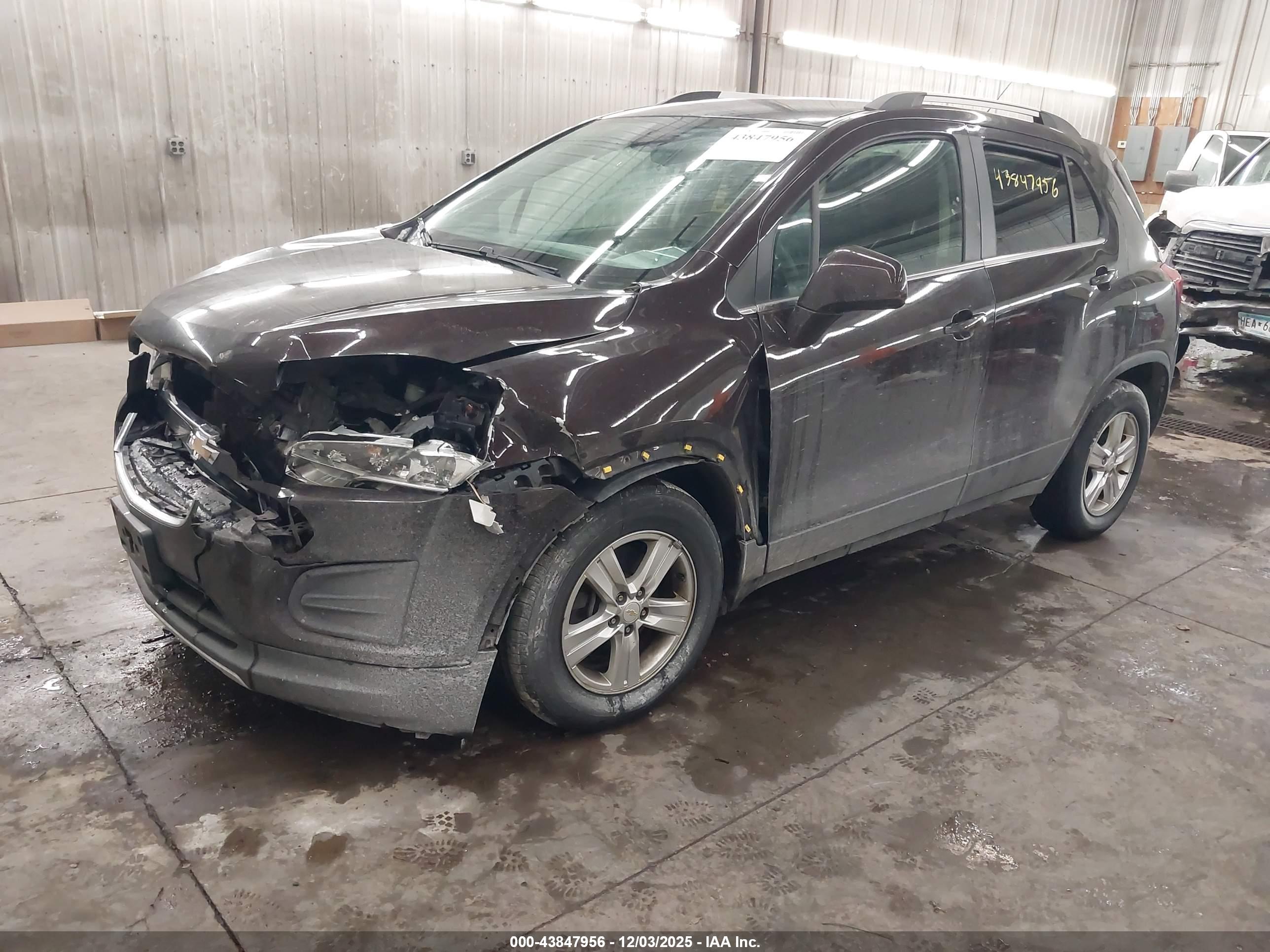 CHEVROLET TRAX image 2