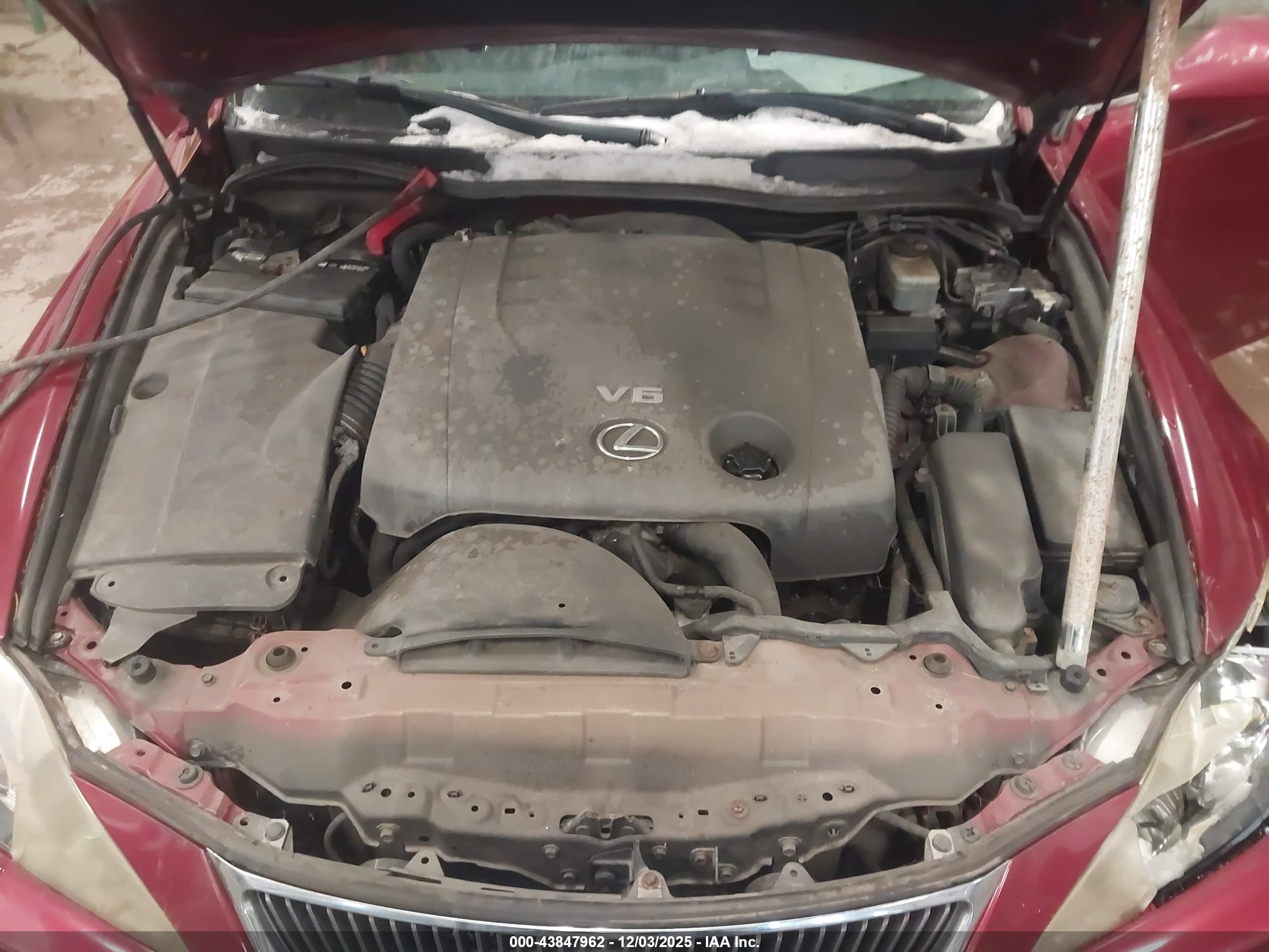 LEXUS IS image 10