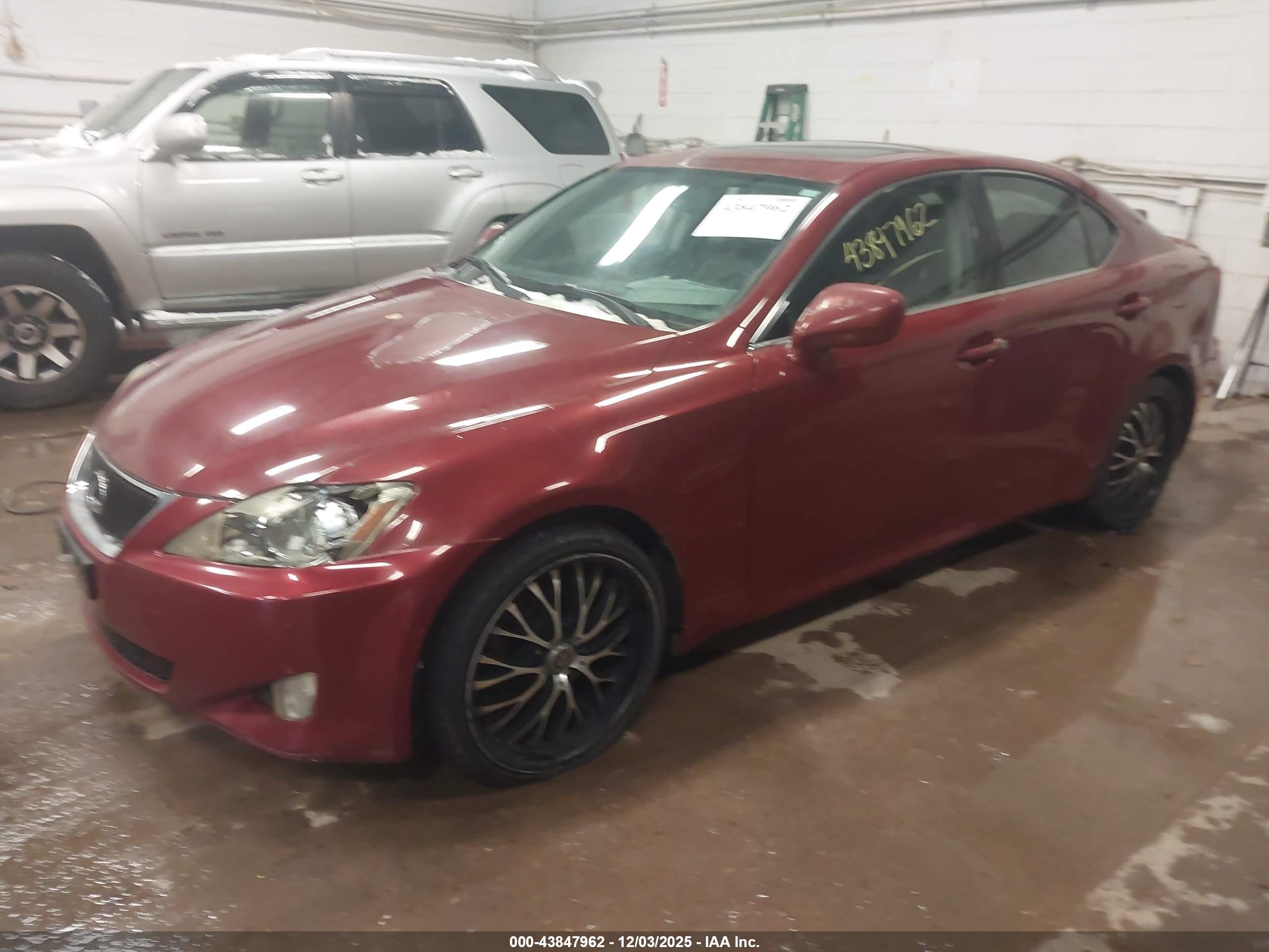 LEXUS IS image 2