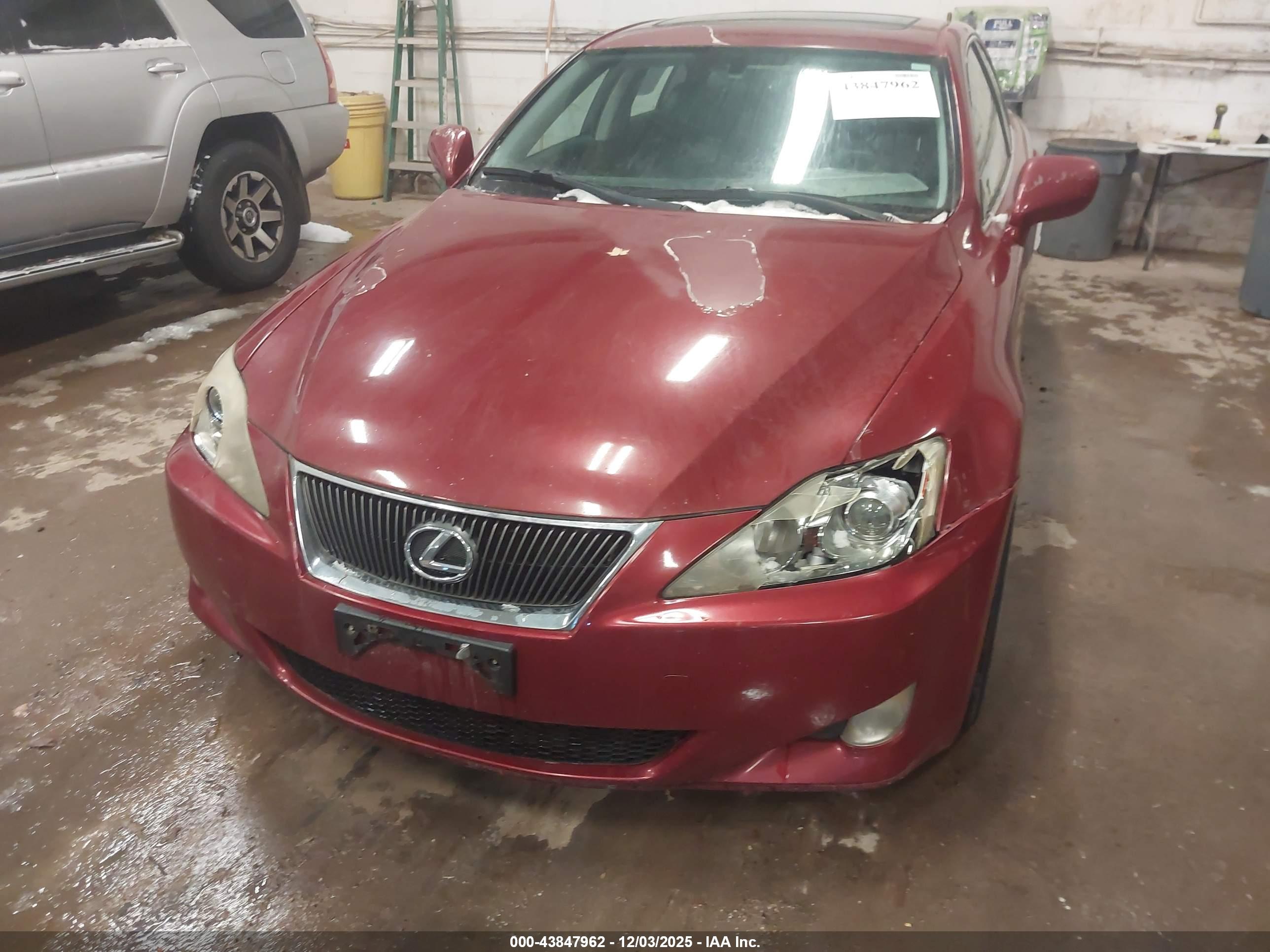 LEXUS IS image 6