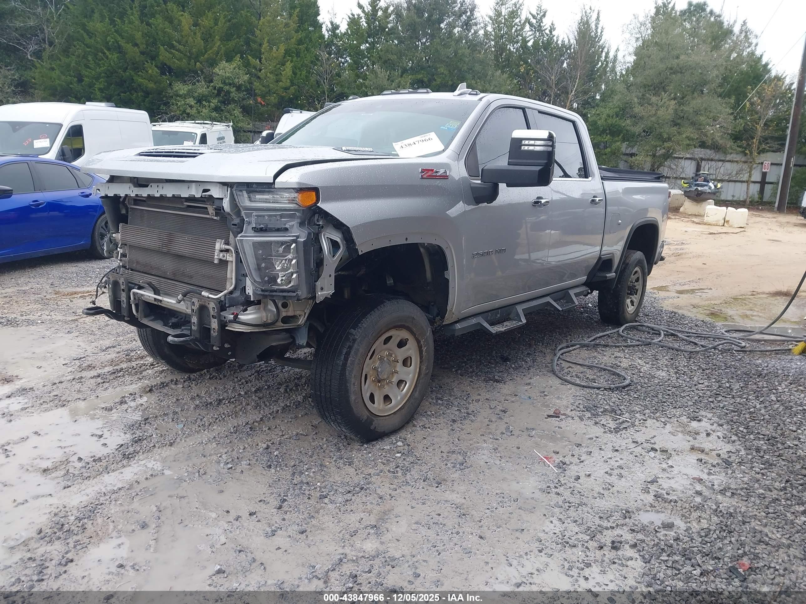 CHEVROLET SILVERADO image 2