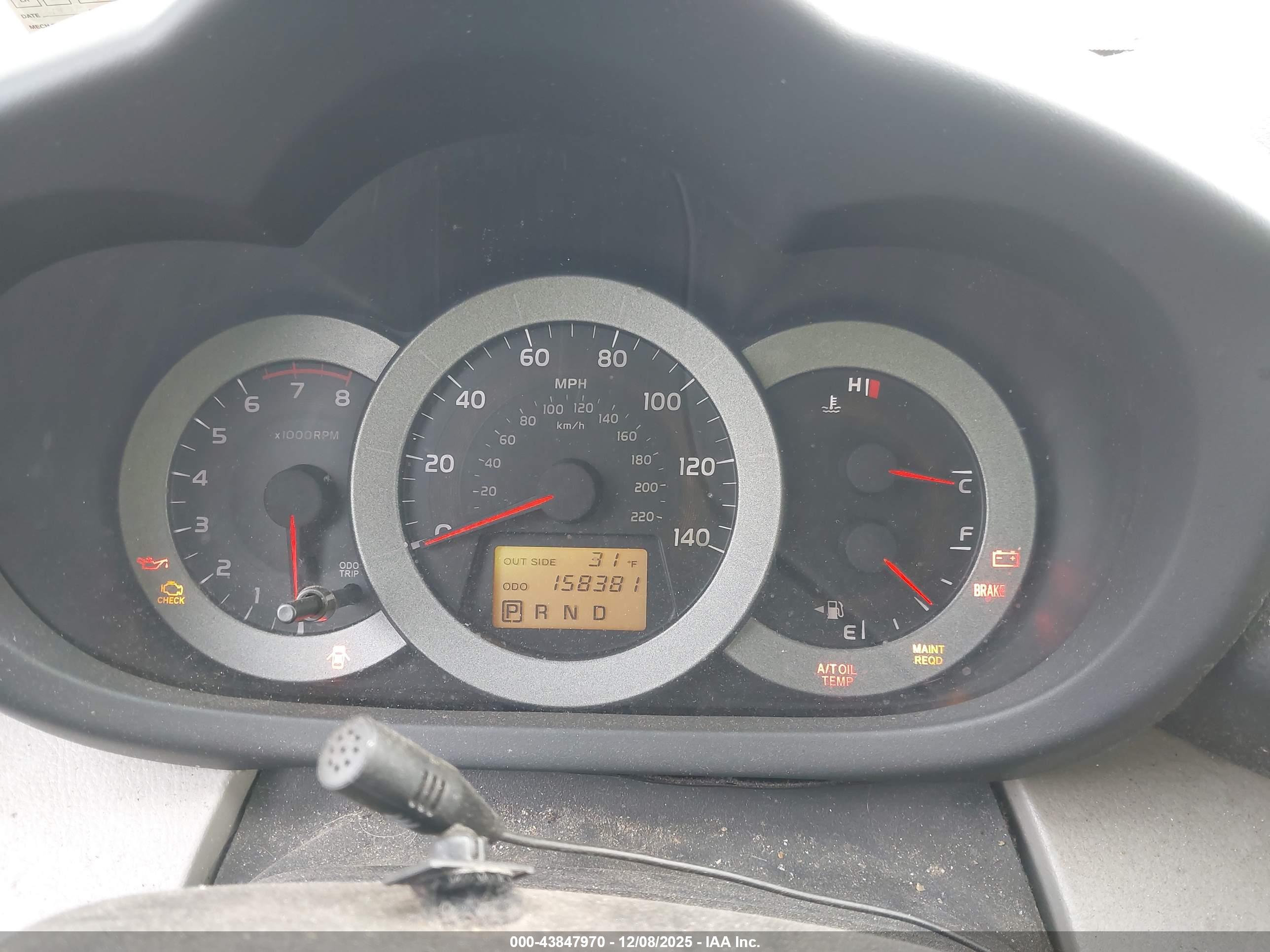 TOYOTA RAV4 image 7