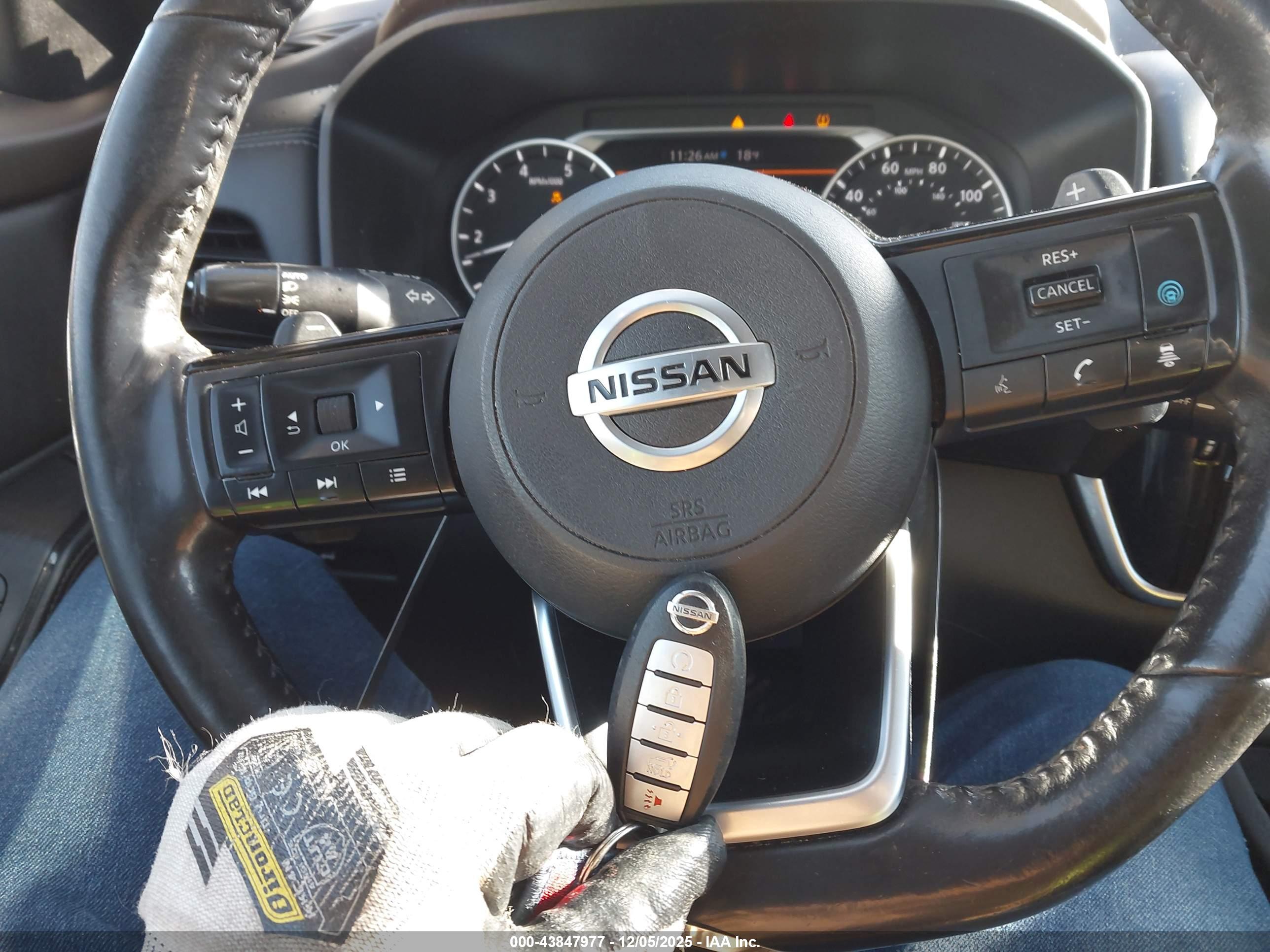 NISSAN ROGUE image 11