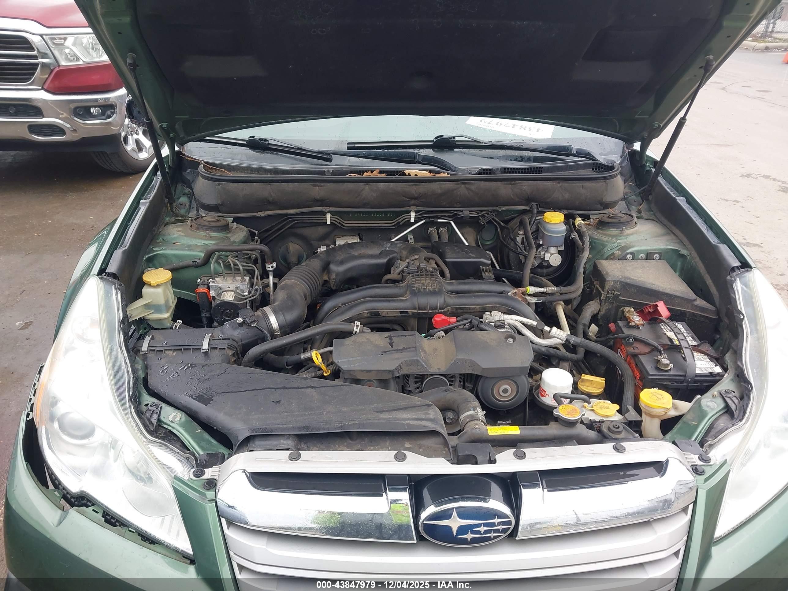 SUBARU OUTBACK image 10