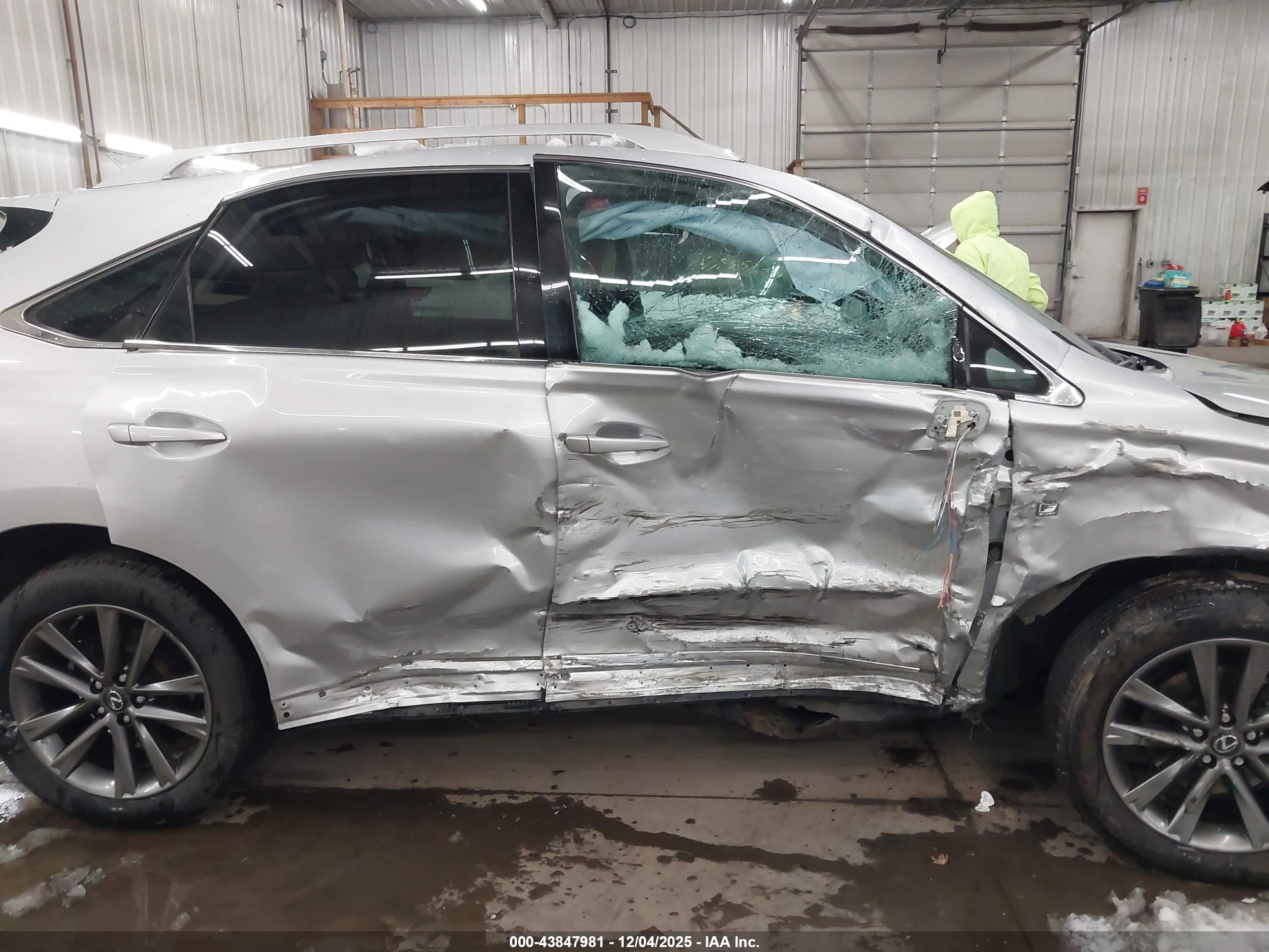 LEXUS RX image 6