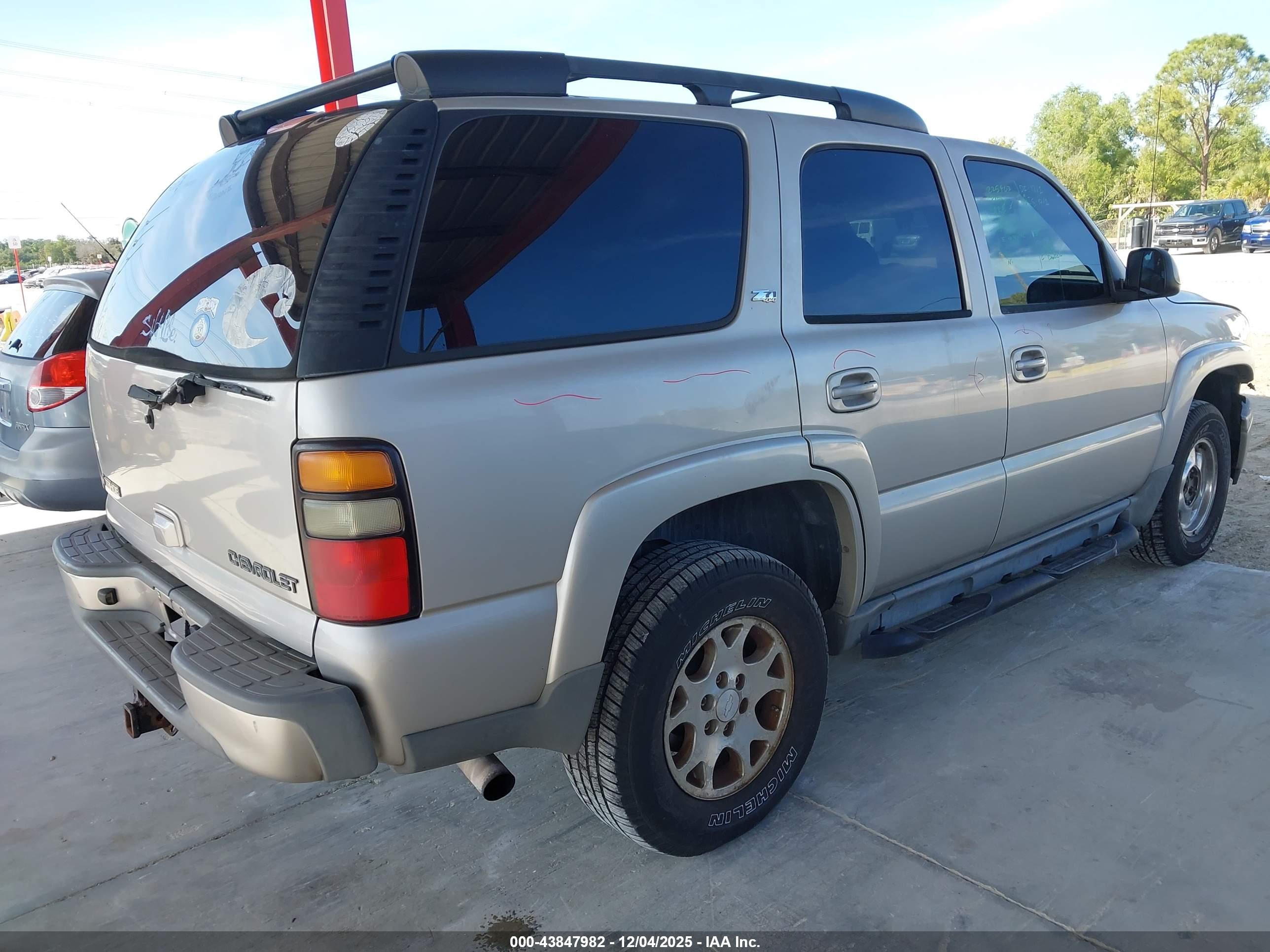CHEVROLET TAHOE image 4