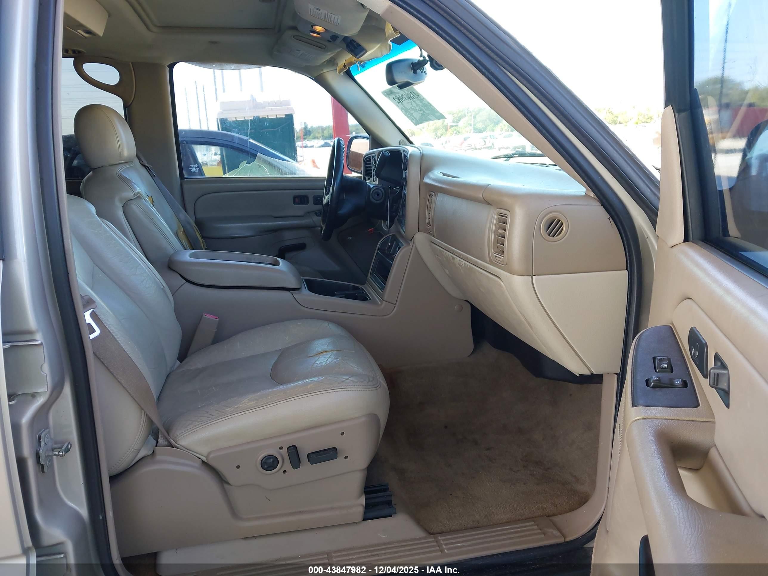 CHEVROLET TAHOE image 5