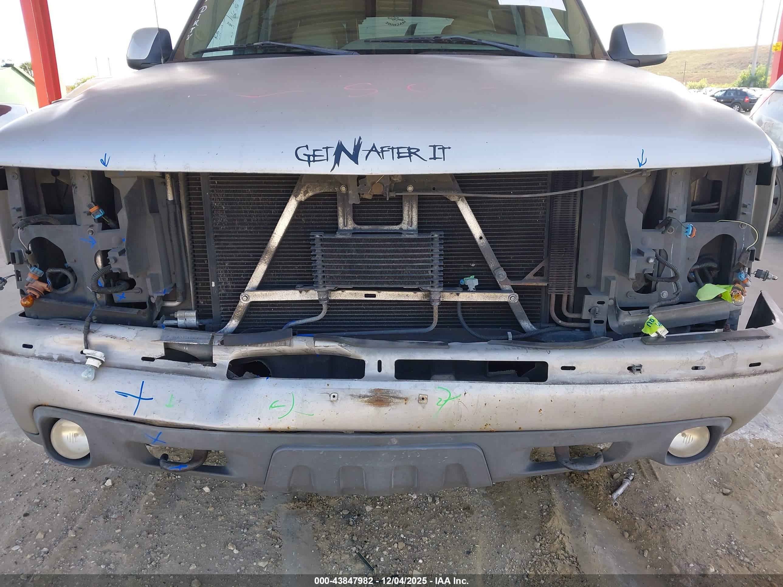 CHEVROLET TAHOE image 6