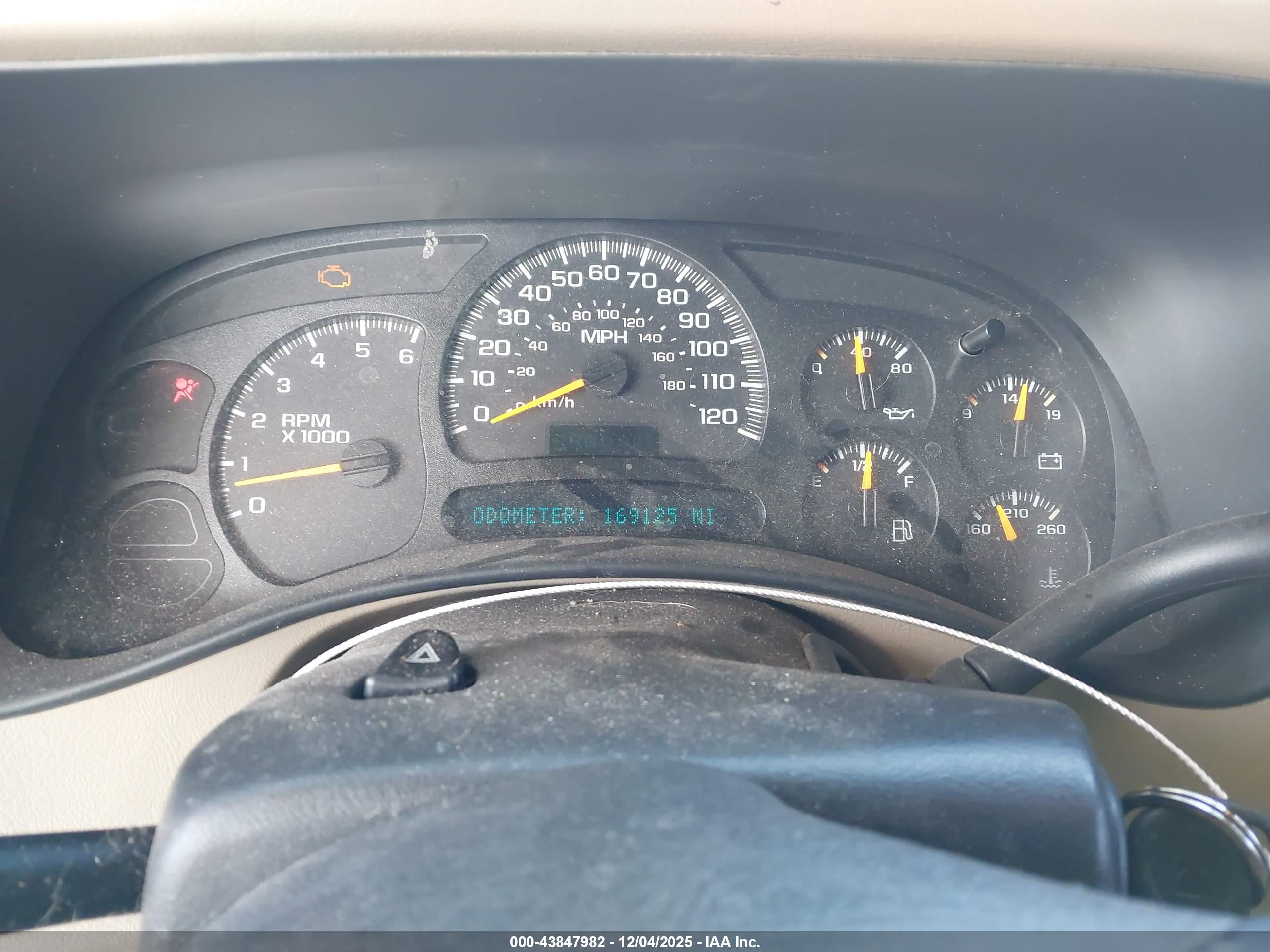 CHEVROLET TAHOE image 7