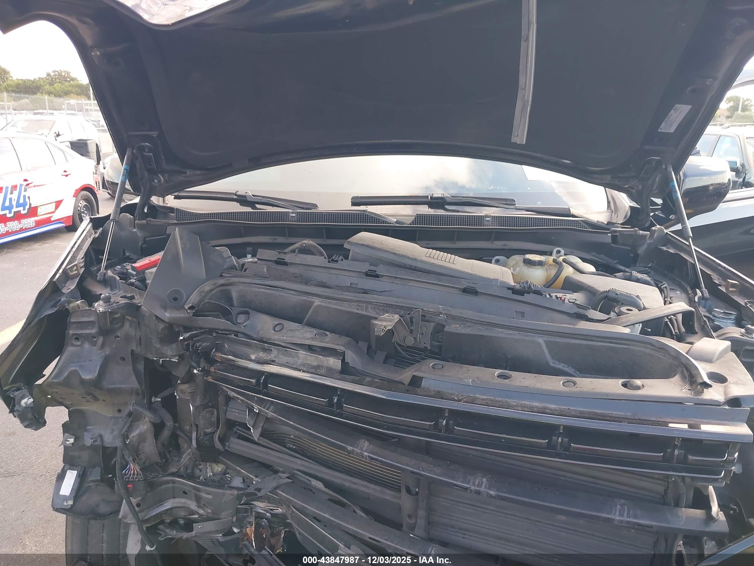 CHEVROLET TAHOE image 10